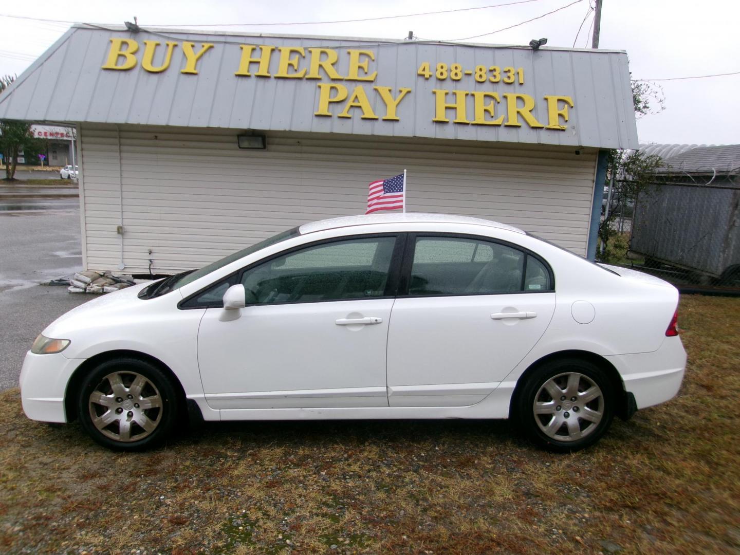 2009 White Honda Civic LX Sedan 5-Speed AT (2HGFA16599H) with an 1.8L L4 SOHC 16V engine, 5-Speed Automatic transmission, located at 2553 Airline Blvd, Portsmouth, VA, 23701, (757) 488-8331, 36.813889, -76.357597 - ***VEHICLE TERMS*** Down Payment: $599 Weekly Payment: $100 APR: 23.9% Repayment Terms: 42 Months *** CALL ELIZABETH SMITH - DIRECTOR OF MARKETING @ 757-488-8331 TO SCHEDULE YOUR APPOINTMENT TODAY AND GET PRE-APPROVED RIGHT OVER THE PHONE*** - Photo#0
