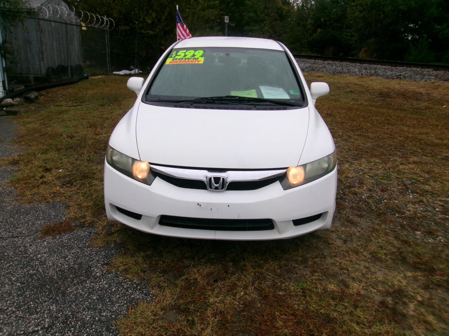 2009 White Honda Civic LX Sedan 5-Speed AT (2HGFA16599H) with an 1.8L L4 SOHC 16V engine, 5-Speed Automatic transmission, located at 2553 Airline Blvd, Portsmouth, VA, 23701, (757) 488-8331, 36.813889, -76.357597 - ***VEHICLE TERMS*** Down Payment: $599 Weekly Payment: $100 APR: 23.9% Repayment Terms: 42 Months *** CALL ELIZABETH SMITH - DIRECTOR OF MARKETING @ 757-488-8331 TO SCHEDULE YOUR APPOINTMENT TODAY AND GET PRE-APPROVED RIGHT OVER THE PHONE*** - Photo#2