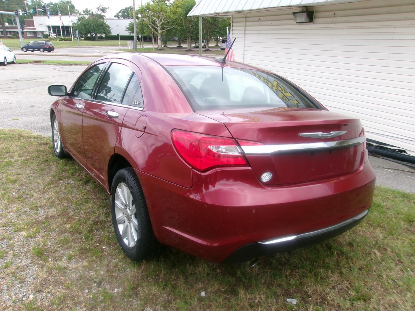 2013 Red Chrysler 200 Limited (1C3CCBCG9DN) with an 3.6L V6 DOHC 24V FFV engine, 6-Speed Automatic transmission, located at 2553 Airline Blvd, Portsmouth, VA, 23701, (757) 488-8331, 36.813889, -76.357597 - ***VEHICLE TERMS*** Down Payment: $699 Weekly Payment: $100 APR: 23.9% Repayment Terms: 42 Months ***CALL ELIZABETH SMITH - DIRECTOR OF MARKETING @ 757-488-8331 TO SCHEDULE YOUR APPOINTMENT TODAY AND GET PRE-APPROVED RIGHT OVER THE PHONE*** - Photo#7