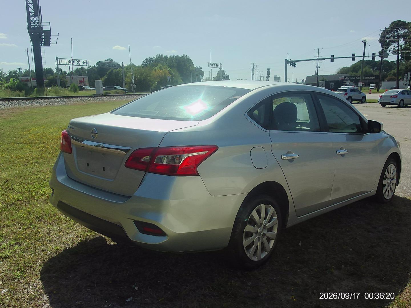 2018 Silver Nissan Sentra S CVT (3N1AB7AP3JY) with an 1.8L L4 SFI DOHC 16V engine, CVT transmission, located at 2553 Airline Blvd, Portsmouth, VA, 23701, (757) 488-8331, 36.813889, -76.357597 - Down Payment: $699 Weekly Payment: $110 APR: 23.9% Repayment Terms: 42 Months ***CALL ELIZABETH SMITH - DIRECTOR OF MARKETING @ 757-488-8331 TO SCHEDULE YOUR APPOINTMENT TODAY AND GET PRE-APPROVED RIGHT OVER THE PHONE***- Photo#5