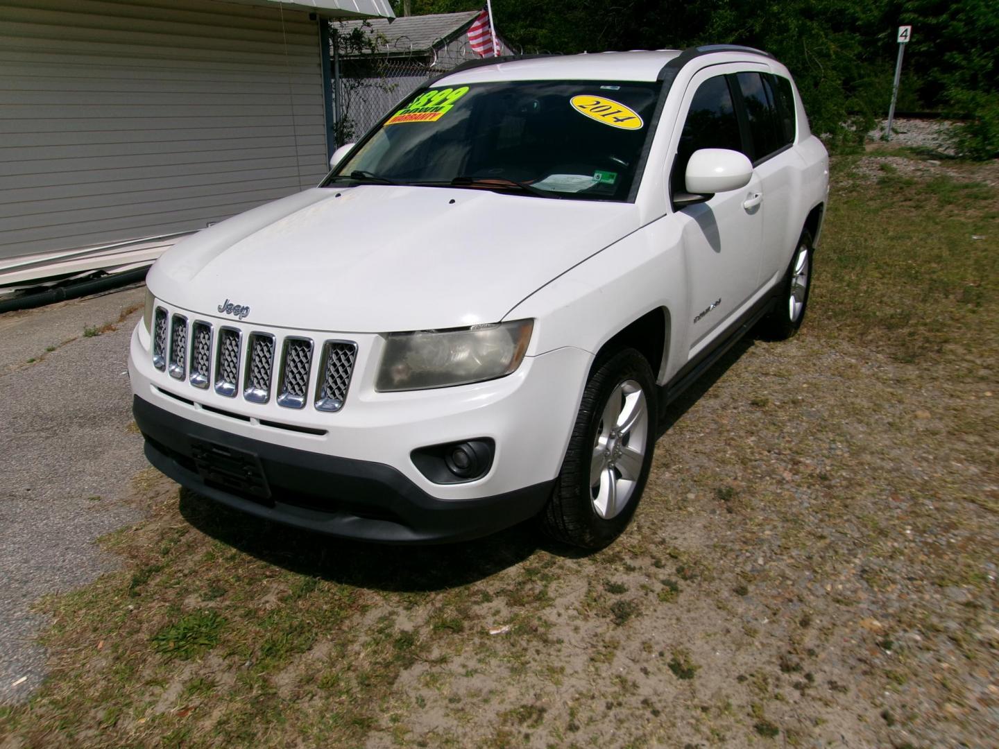 2014 White Jeep Compass Latitude FWD (1C4NJCEB9ED) with an 2.4L L4 DOHC 16V engine, Continuously Variable Transmission transmission, located at 2553 Airline Blvd, Portsmouth, VA, 23701, (757) 488-8331, 36.813889, -76.357597 - ***VEHICLE TERMS*** Down Payment: $899 Weekly Payment: $110 APR: 23.9% Repayment Terms: 42 Months *** CALL ELIZABETH SMITH - DIRECTOR OF MARKETING @ 757-488-8331 TO SCHEDULE YOUR APPOINTMENT TODAY AND GET PRE-APPROVED RIGHT OVER THE PHONE*** - Photo#1