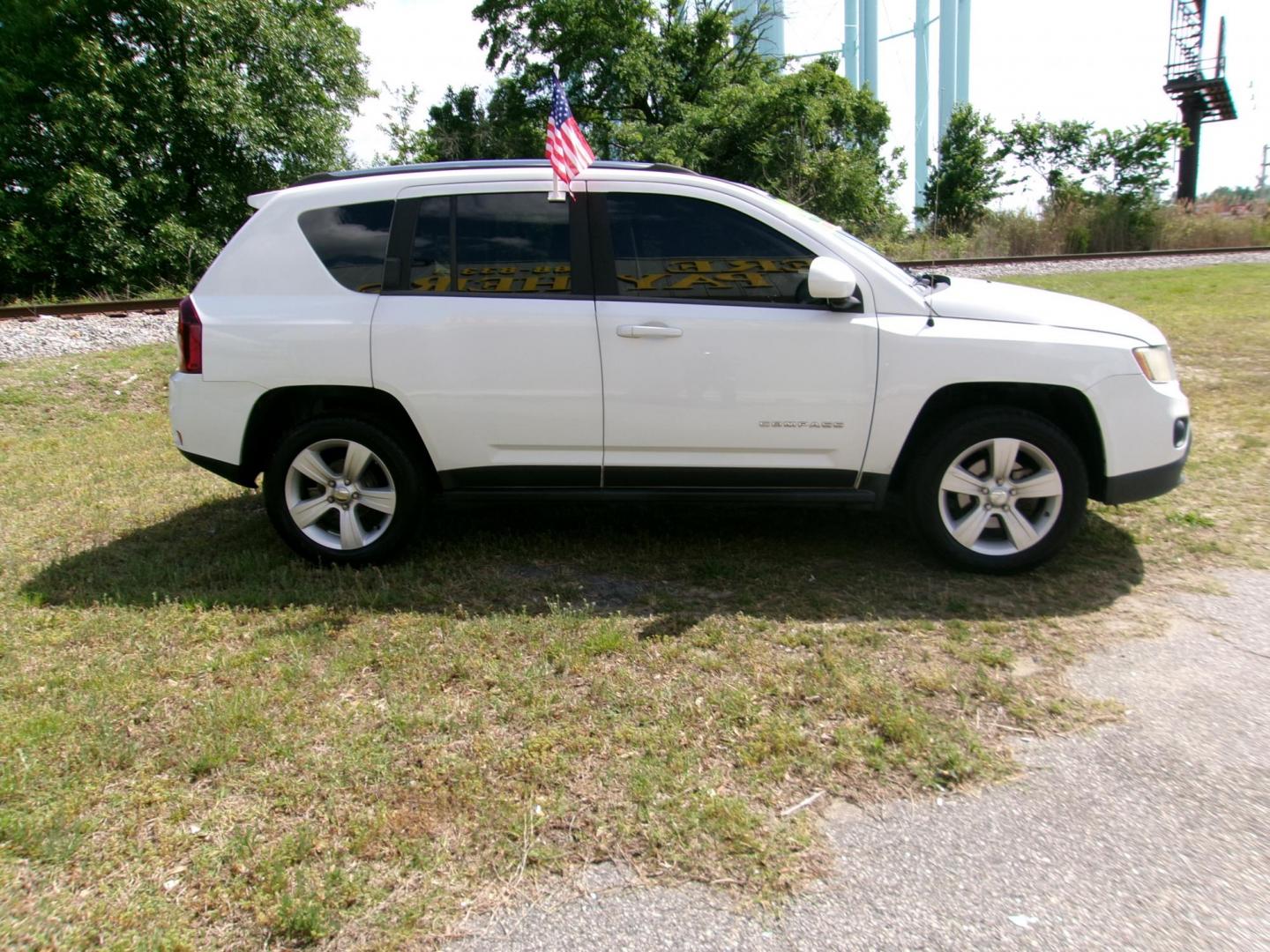 2014 White Jeep Compass Latitude FWD (1C4NJCEB9ED) with an 2.4L L4 DOHC 16V engine, Continuously Variable Transmission transmission, located at 2553 Airline Blvd, Portsmouth, VA, 23701, (757) 488-8331, 36.813889, -76.357597 - ***VEHICLE TERMS*** Down Payment: $899 Weekly Payment: $110 APR: 23.9% Repayment Terms: 42 Months *** CALL ELIZABETH SMITH - DIRECTOR OF MARKETING @ 757-488-8331 TO SCHEDULE YOUR APPOINTMENT TODAY AND GET PRE-APPROVED RIGHT OVER THE PHONE*** - Photo#4