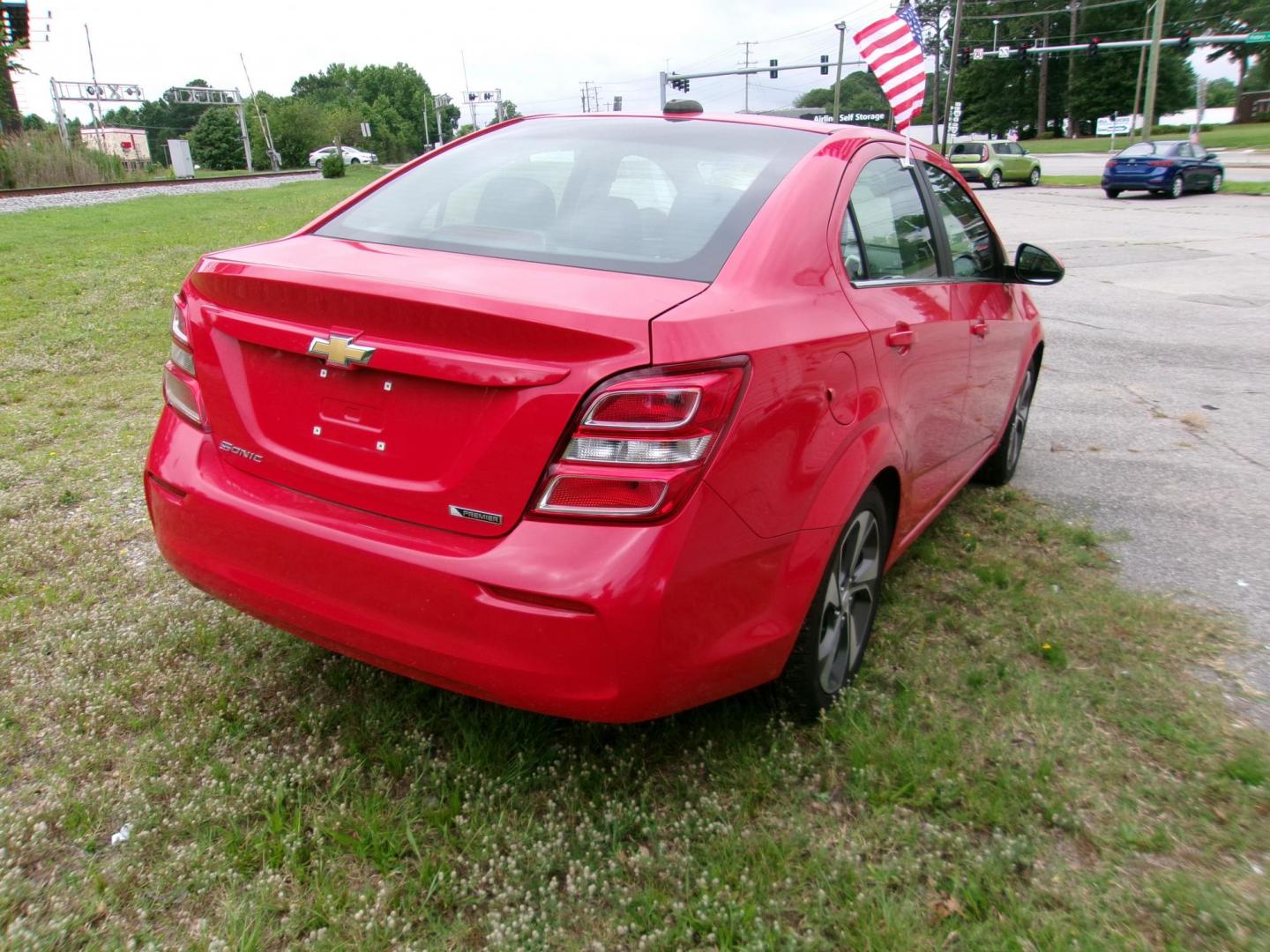 2019 Red Chevrolet Sonic Premier Auto Sedan (1G1JF5SB8K4) with an 1.4L L4 DOHC 24V TURBO engine, 6A transmission, located at 2553 Airline Blvd, Portsmouth, VA, 23701, (757) 488-8331, 36.813889, -76.357597 - ***VEHICLE TERMS*** Down Payment: $1299 Weekly Payment: $125 APR: 23.9% Repayment Terms: 42 Months *** CALL ELIZABETH SMITH - DIRECTOR OF MARKETING @ 757-488-8331 TO SCHEDULE YOUR APPOINTMENT TODAY AND GET PRE-APPROVED RIGHT OVER THE PHONE*** - Photo#5