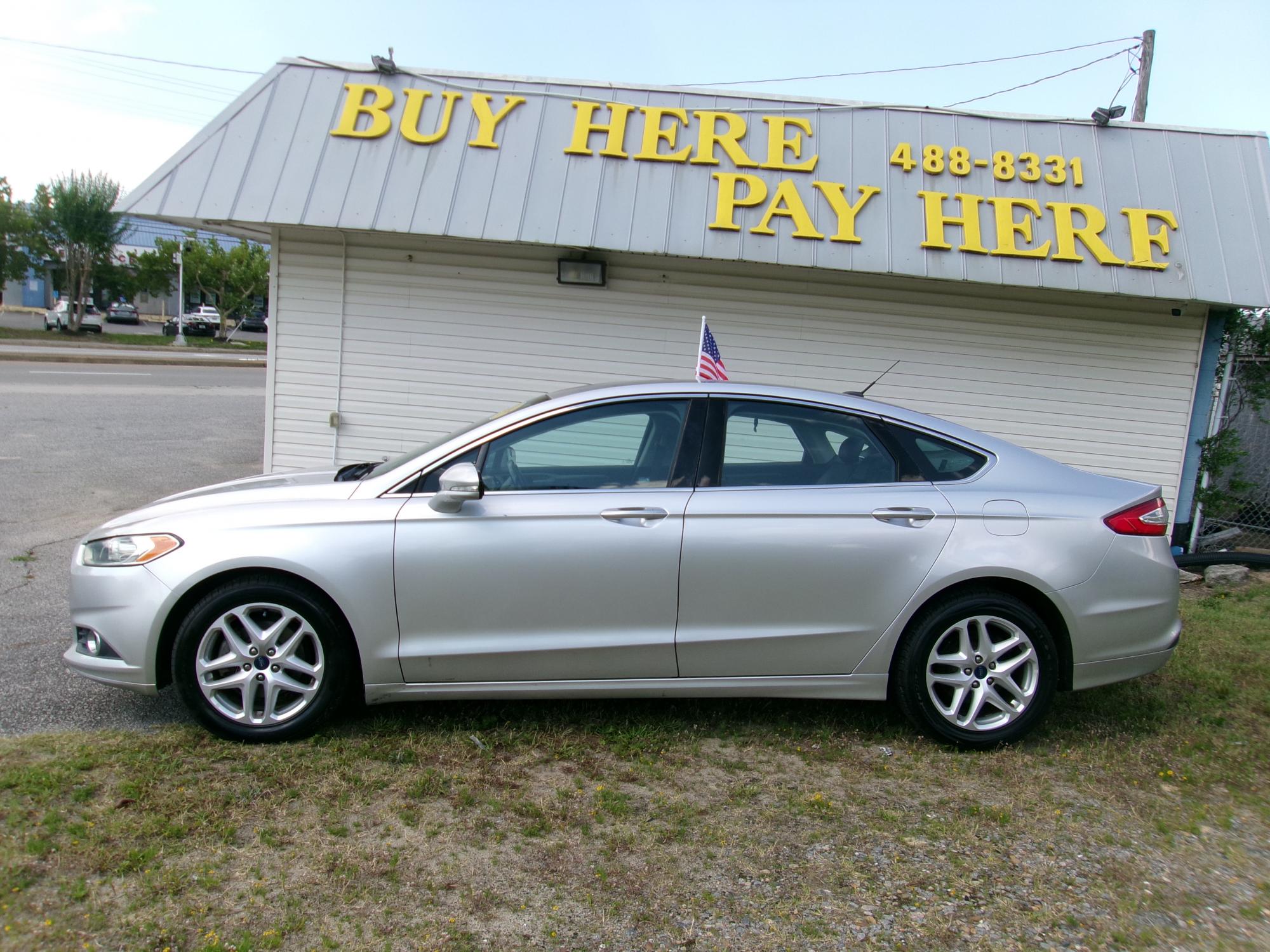 photo of 2015 Ford Fusion SE