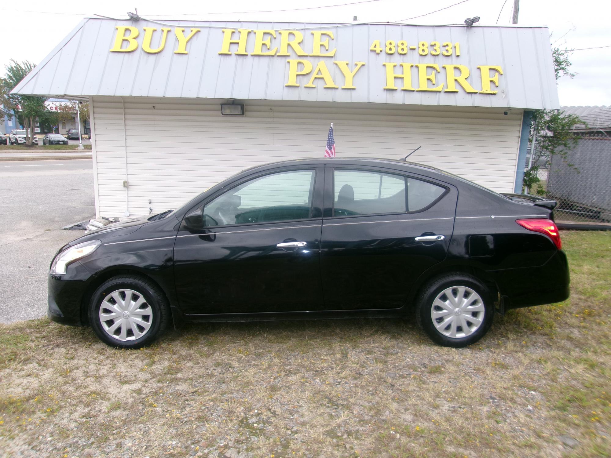 photo of 2015 Nissan Versa 1.6 S 5M
