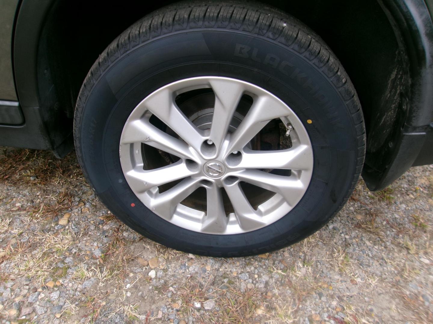 2014 Gray Nissan Rogue S AWD (5N1AT2MV7EC) with an 2.5L L4 DOHC 16V engine, Continuously Variable Transmission transmission, located at 2553 Airline Blvd, Portsmouth, VA, 23701, (757) 488-8331, 36.813889, -76.357597 - ***VEHICLE TERMS*** Down Payment: $899 Weekly Payment: $110 APR: 23.9% Repayment Terms: 42 Months *** CALL ELIZABETH SMITH - DIRECTOR OF MARKETING @ 757-488-8331 TO SCHEDULE YOUR APPOINTMENT TODAY AND GET PRE-APPROVED RIGHT OVER THE PHONE*** - Photo#8