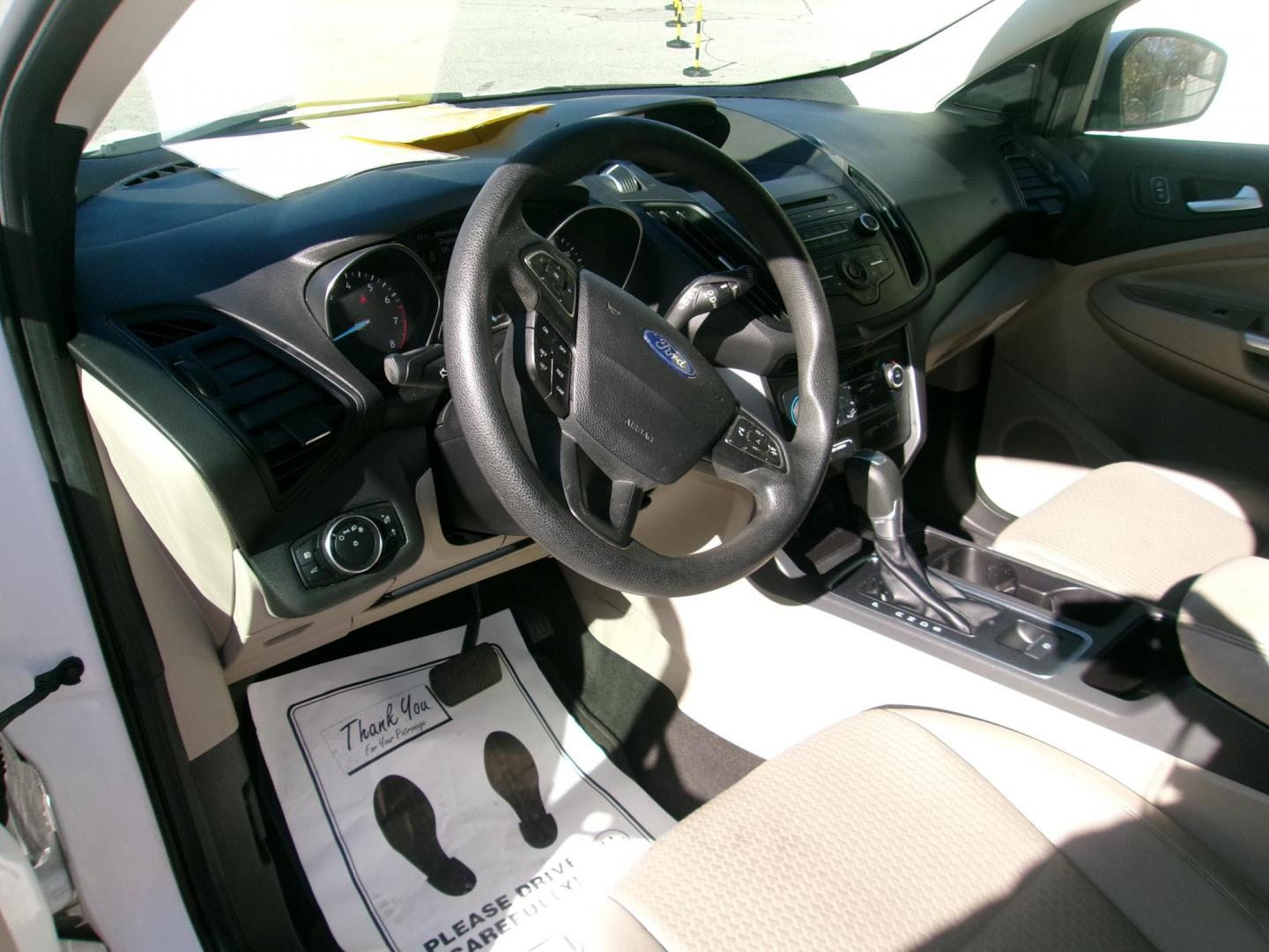 2017 White Ford Escape SE 4WD (1FMCU9GD2HU) with an 1.5L L4 DOHC 16V engine, 6A transmission, located at 2553 Airline Blvd, Portsmouth, VA, 23701, (757) 488-8331, 36.813889, -76.357597 - ***VEHICLE TERMS*** Down Payment: $899 Weekly Payment: $115 APR: 23.9% Repayment Terms: 42 Months *** CALL ELIZABETH SMITH - DIRECTOR OF MARKETING @ 757-488-8331 TO SCHEDULE YOUR APPOINTMENT TODAY AND GET PRE-APPROVED RIGHT OVER THE PHONE*** - Photo#9