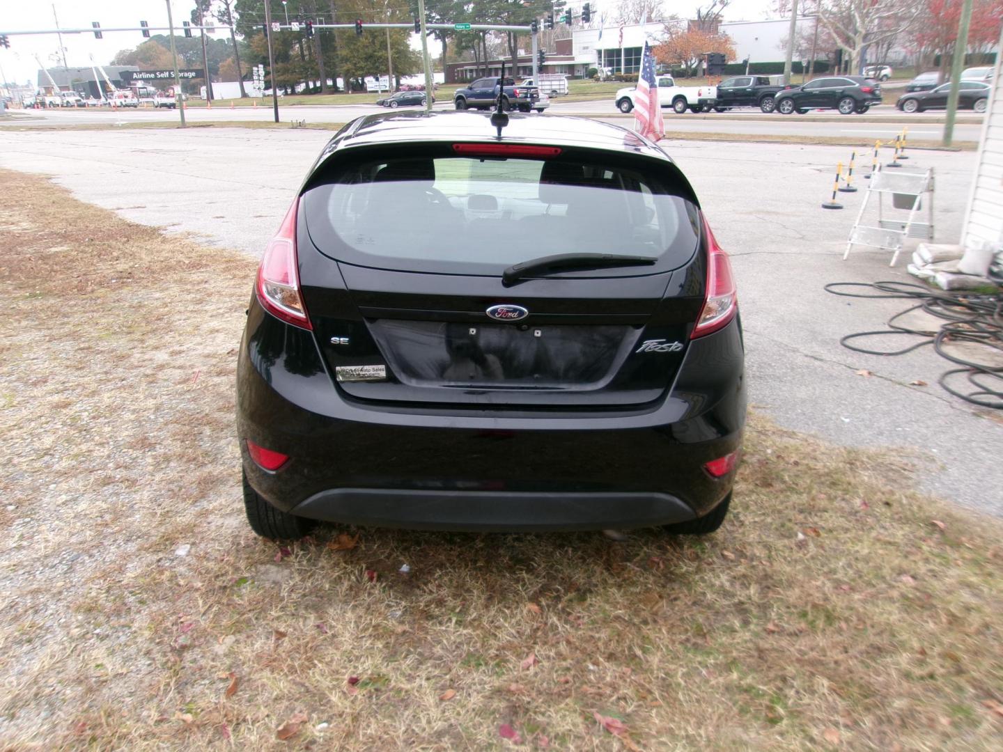 2019 Black Ford Fiesta SE Hatchback (3FADP4EJ3KM) with an 1.6L L4 DOHC 16V engine, located at 2553 Airline Blvd, Portsmouth, VA, 23701, (757) 488-8331, 36.813889, -76.357597 - ***VEHICLE TERMS*** Down Payment: $699 Weekly Payment: $110 APR: 23.9% Repayment Terms: 42 Months *** CALL ELIZABETH SMITH - DIRECTOR OF MARKETING @ 757-488-8331 TO SCHEDULE YOUR APPOINTMENT TODAY AND GET PRE-APPROVED RIGHT OVER THE PHONE*** - Photo#6