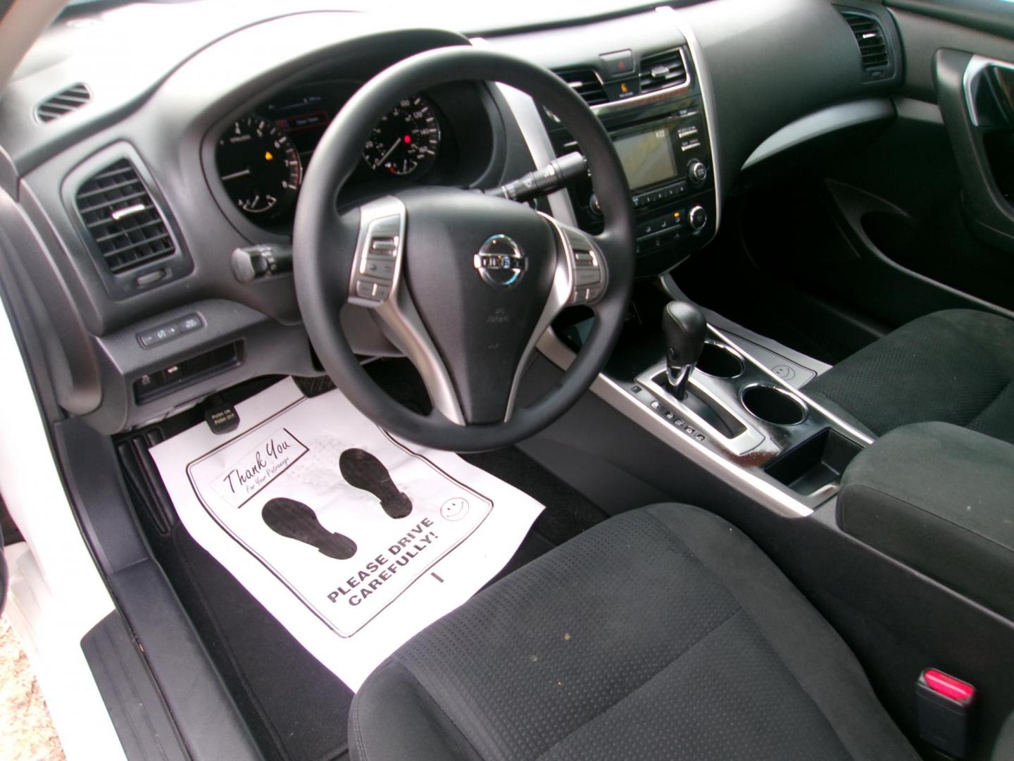 2015 White Nissan Altima 2.5 S (1N4AL3AP2FC) with an 2.5L L4 DOHC 16V engine, Continuously Variable Transmission transmission, located at 2553 Airline Blvd, Portsmouth, VA, 23701, (757) 488-8331, 36.813889, -76.357597 - ***VEHICLE TERMS*** Down Payment: $799 Weekly Payment: $110 APR: 23.9% Repayment Terms: 42 Months *** CALL ELIZABETH SMITH - DIRECTOR OF MARKETING @ 757-488-8331 TO SCHEDULE YOUR APPOINTMENT TODAY AND GET PRE-APPROVED RIGHT OVER THE PHONE*** - Photo#9