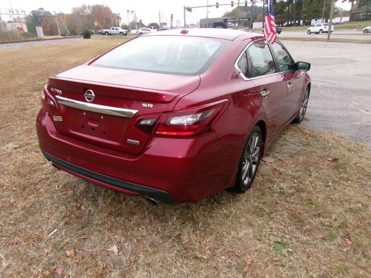 2018 Red Nissan Altima 2.5 (1N4AL3AP5JC) with an 2.5L L4 DOHC 16V engine, CVT transmission, located at 2553 Airline Blvd, Portsmouth, VA, 23701, (757) 488-8331, 36.813889, -76.357597 - ***VEHICLE TERMS*** Down Payment: $999 Weekly Payment: $110 APR: 23.9% Repayment Terms: 42 Months *** CALL ELIZABETH SMITH - DIRECTOR OF MARKETING @ 757-488-8331 TO SCHEDULE YOUR APPOINTMENT TODAY AND GET PRE-APPROVED RIGHT OVER THE PHONE*** - Photo#5