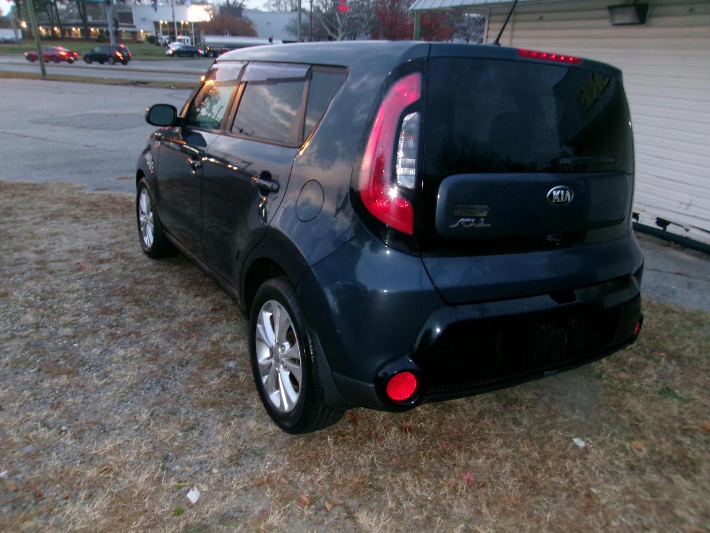 2016 Blue Kia Soul + (KNDJP3A58G7) with an 2.0L L4 DOHC 16V engine, 6A transmission, located at 2553 Airline Blvd, Portsmouth, VA, 23701, (757) 488-8331, 36.813889, -76.357597 - ***VEHICLE TERMS*** Down Payment: $799 Weekly Payment: $105 APR: 23.9% Repayment Terms: 42 Months *** CALL ELIZABETH SMITH - DIRECTOR OF MARKETING @ 757-488-8331 TO SCHEDULE YOUR APPOINTMENT TODAY AND GET PRE-APPROVED RIGHT OVER THE PHONE*** - Photo#7