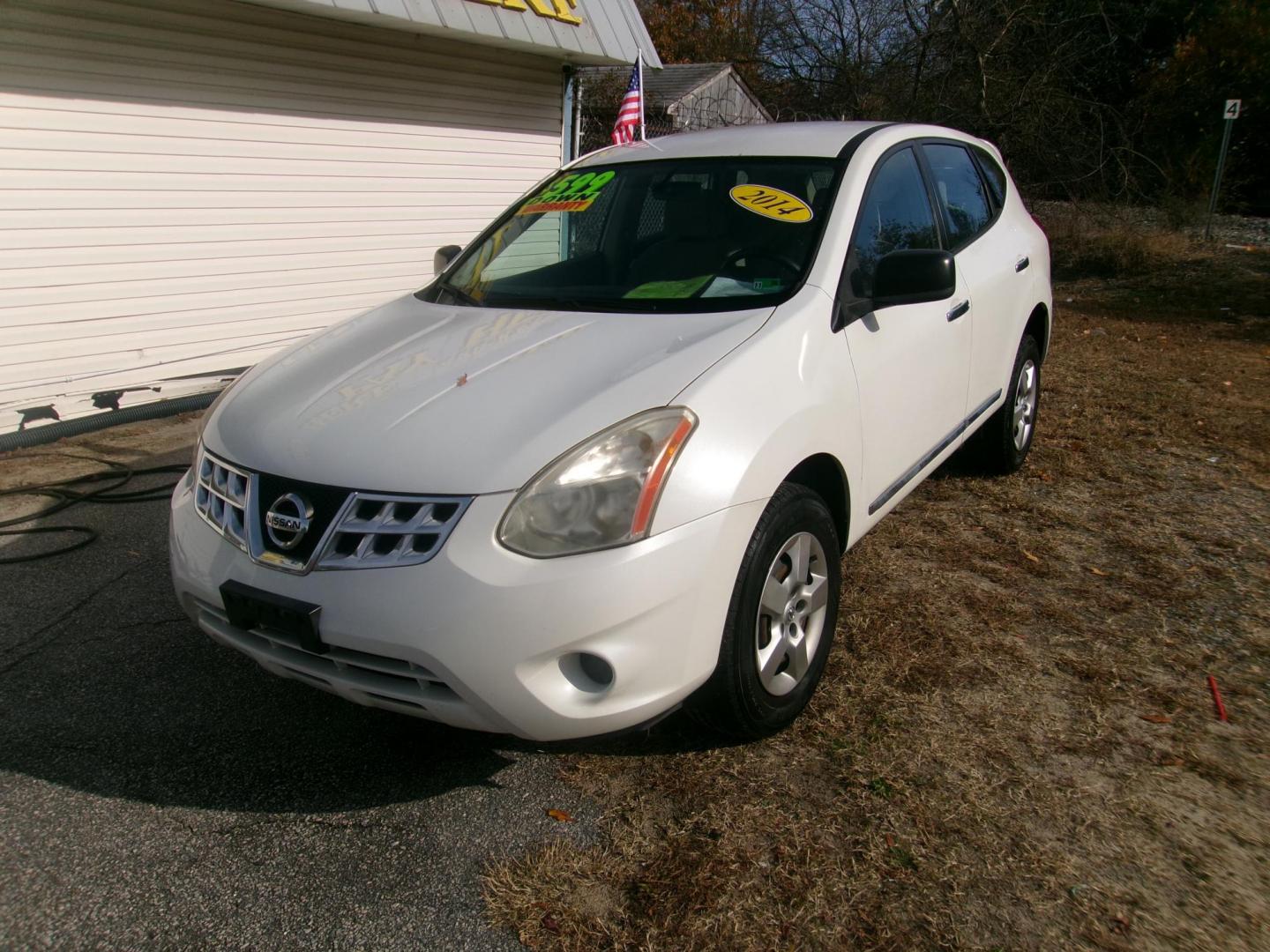 2013 White Nissan Rogue S 2WD (JN8AS5MT3DW) with an 2.5L L4 DOHC 16V engine, Continuously Variable Transmission transmission, located at 2553 Airline Blvd, Portsmouth, VA, 23701, (757) 488-8331, 36.813889, -76.357597 - ***VEHICLE TERMS*** Down Payment: $599 Weekly Payment: $90 APR: 23.9% Repayment Terms: 42 Months *** CALL ELIZABETH SMITH - DIRECTOR OF MARKETING @ 757-488-8331 TO SCHEDULE YOUR APPOINTMENT TODAY AND GET PRE-APPROVED RIGHT OVER THE PHONE*** - Photo#1