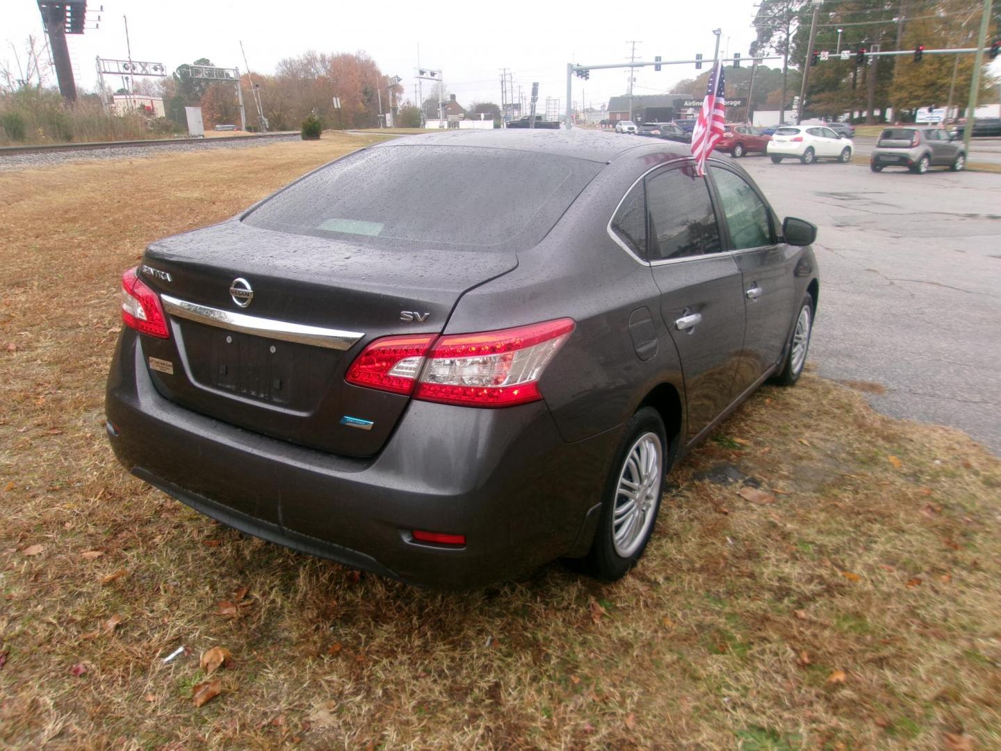 2014 Gray Nissan Sentra S 6MT (3N1AB7AP6EY) with an 1.8L L4 SFI DOHC 16V engine, 6-Speed Manual transmission, located at 2553 Airline Blvd, Portsmouth, VA, 23701, (757) 488-8331, 36.813889, -76.357597 - ***VEHICLE TERMS*** Down Payment: $599 Weekly Payment: $90 APR: 23.9% Repayment Terms: 42 Months *** CALL ELIZABETH SMITH - DIRECTOR OF MARKETING @ 757-488-8331 TO SCHEDULE YOUR APPOINTMENT TODAY AND GET PRE-APPROVED RIGHT OVER THE PHONE*** - Photo#5