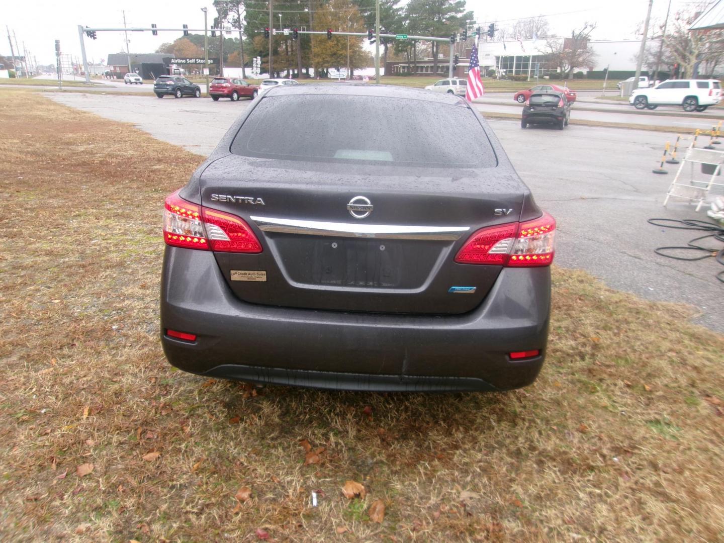 2014 Gray Nissan Sentra S 6MT (3N1AB7AP6EY) with an 1.8L L4 SFI DOHC 16V engine, 6-Speed Manual transmission, located at 2553 Airline Blvd, Portsmouth, VA, 23701, (757) 488-8331, 36.813889, -76.357597 - ***VEHICLE TERMS*** Down Payment: $599 Weekly Payment: $90 APR: 23.9% Repayment Terms: 42 Months *** CALL ELIZABETH SMITH - DIRECTOR OF MARKETING @ 757-488-8331 TO SCHEDULE YOUR APPOINTMENT TODAY AND GET PRE-APPROVED RIGHT OVER THE PHONE*** - Photo#6