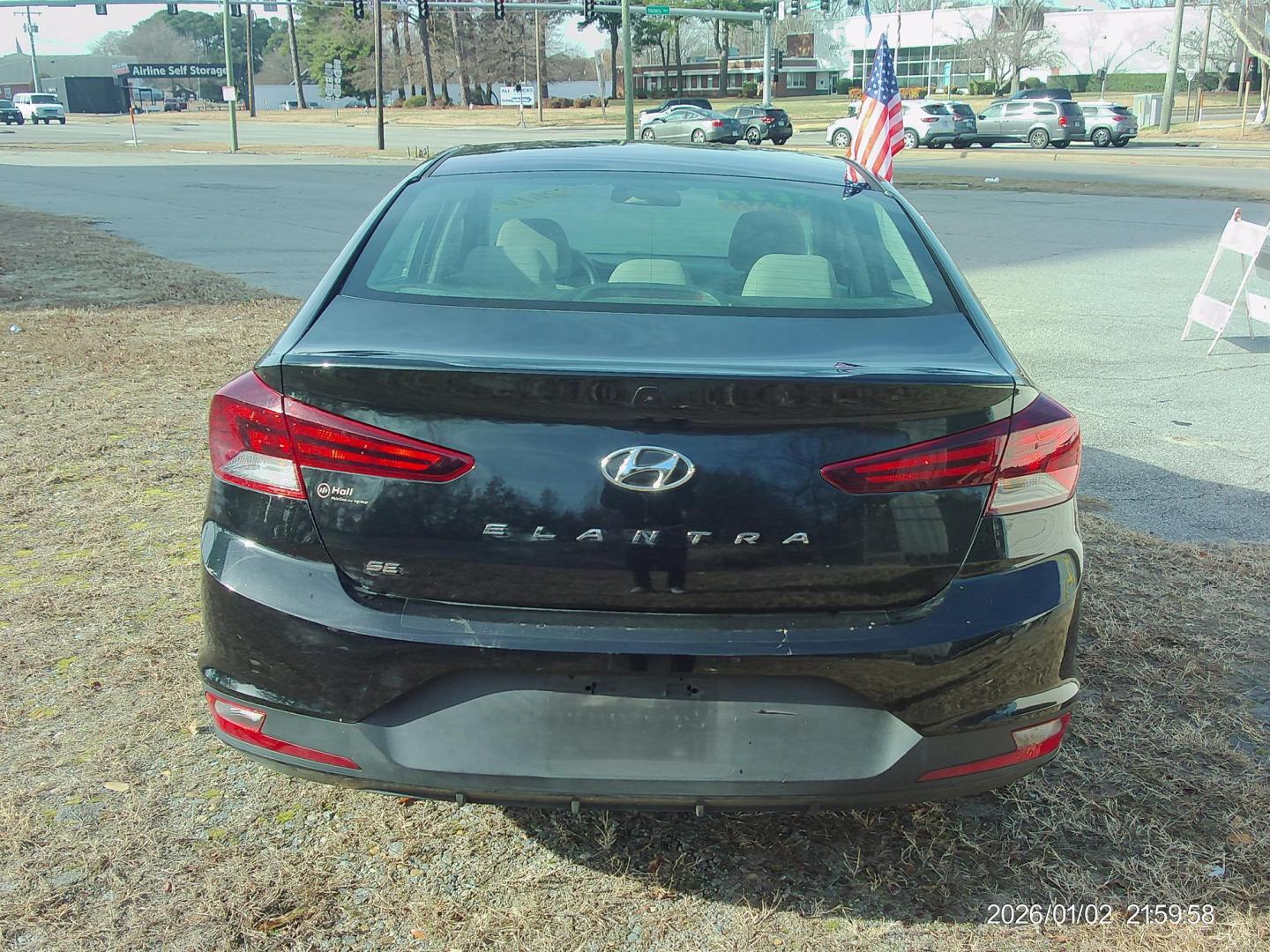 2019 Black Hyundai Elantra SE 6AT (5NPD74LF5KH) with an 1.8L L4 DOHC 16V engine, 6A transmission, located at 2553 Airline Blvd, Portsmouth, VA, 23701, (757) 488-8331, 36.813889, -76.357597 - ***VEHICLE TERMS*** Down Payment: $799 Weekly Payment: $110 APR: 23.9% Repayment Terms: 42 Months *** CALL ELIZABETH SMITH - DIRECTOR OF MARKETING @ 757-488-8331 TO SCHEDULE YOUR APPOINTMENT TODAY AND GET PRE-APPROVED RIGHT OVER THE PHONE*** - Photo#6