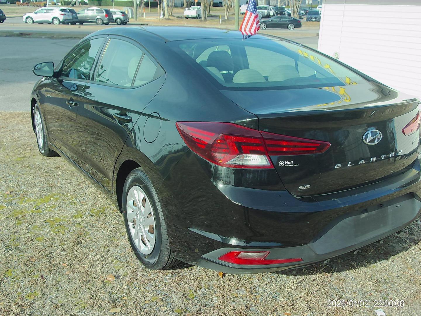 2019 Black Hyundai Elantra SE 6AT (5NPD74LF5KH) with an 1.8L L4 DOHC 16V engine, 6A transmission, located at 2553 Airline Blvd, Portsmouth, VA, 23701, (757) 488-8331, 36.813889, -76.357597 - ***VEHICLE TERMS*** Down Payment: $799 Weekly Payment: $110 APR: 23.9% Repayment Terms: 42 Months *** CALL ELIZABETH SMITH - DIRECTOR OF MARKETING @ 757-488-8331 TO SCHEDULE YOUR APPOINTMENT TODAY AND GET PRE-APPROVED RIGHT OVER THE PHONE*** - Photo#7