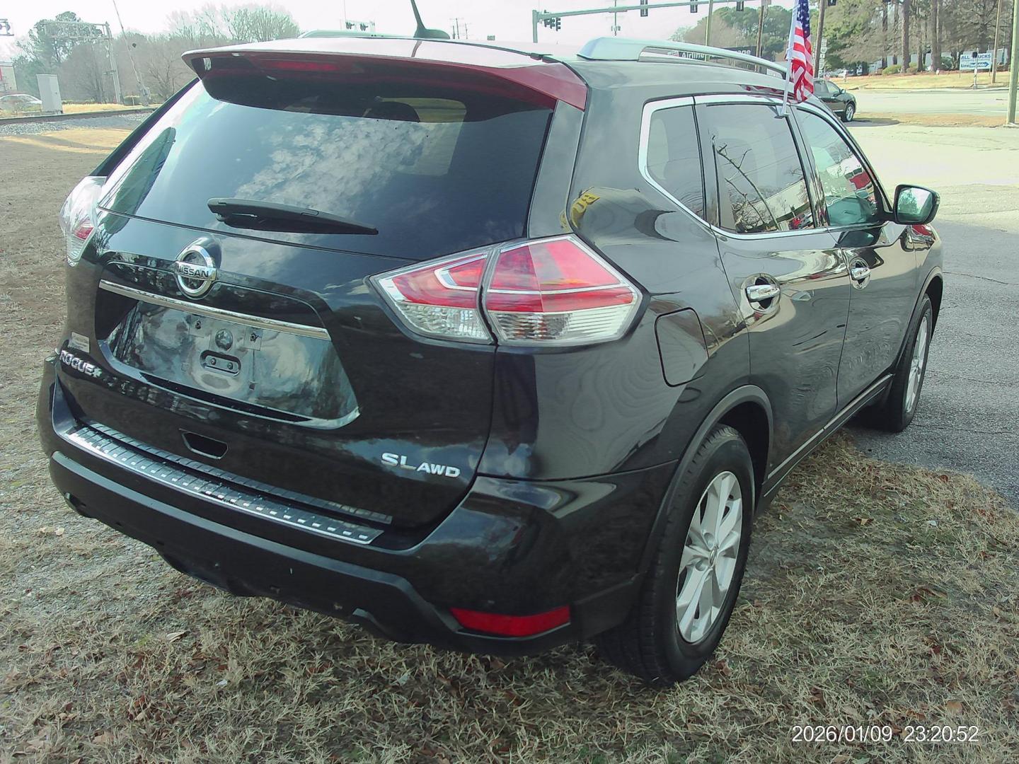 2016 Black Nissan Rogue S 2WD (KNMAT2MTXGP) with an 2.5L L4 DOHC 16V engine, CVT transmission, located at 2553 Airline Blvd, Portsmouth, VA, 23701, (757) 488-8331, 36.813889, -76.357597 - ***VEHICLE TERMS*** Down Payment: $699 Weekly Payment: $110 APR: 23.9% Repayment Terms: 42 Months *** CALL ELIZABETH SMITH - DIRECTOR OF MARKETING @ 757-488-8331 TO SCHEDULE YOUR APPOINTMENT TODAY AND GET PRE-APPROVED RIGHT OVER THE PHONE*** - Photo#5