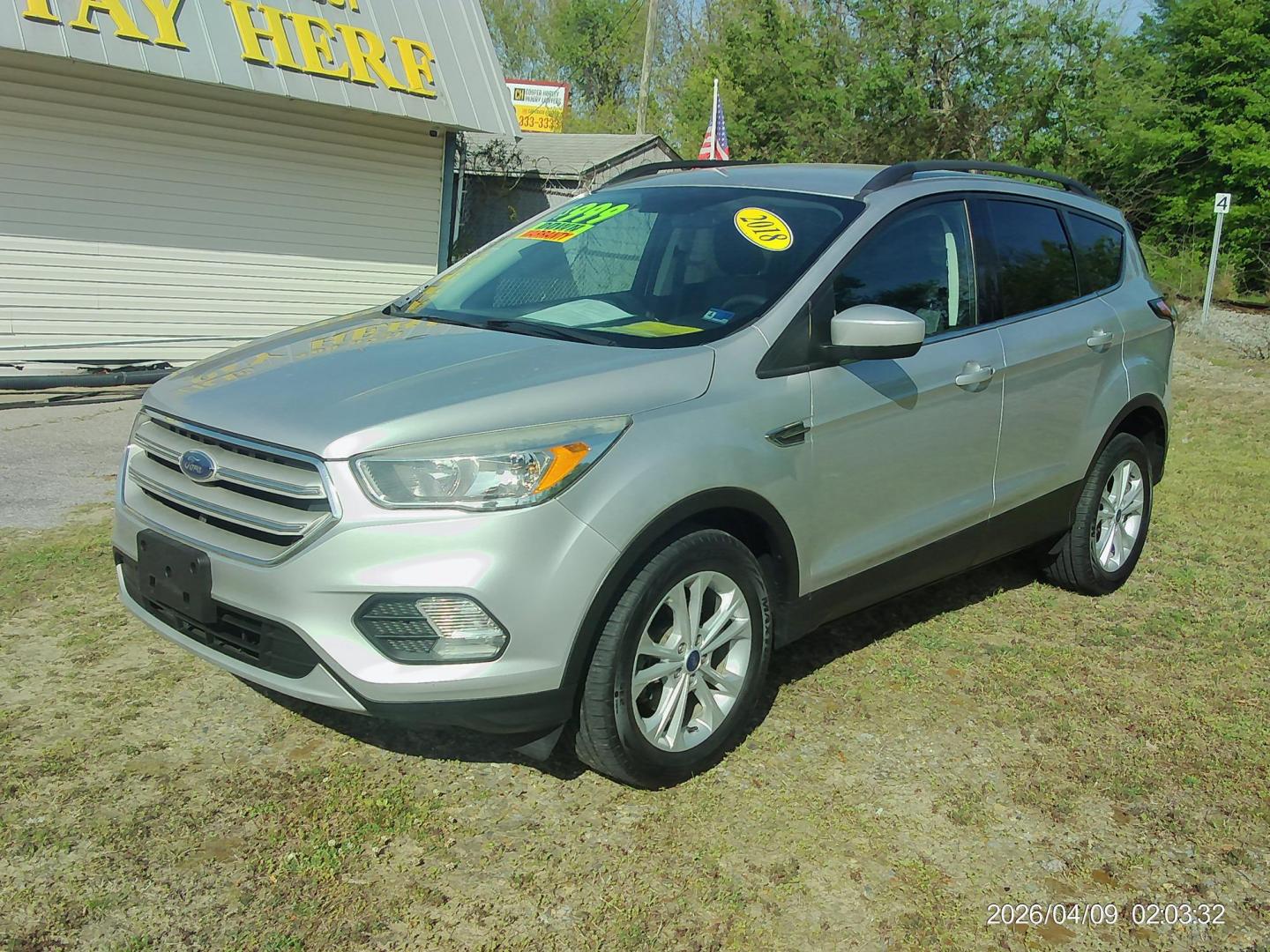 2018 Silver Ford Escape SE FWD (1FMCU0GD7JU) with an 1.5L L4 DOHC 16V engine, 6A transmission, located at 2553 Airline Blvd, Portsmouth, VA, 23701, (757) 488-8331, 36.813889, -76.357597 - ***VEHICLE TERMS*** Down Payment: $999 Weekly Payment: $115 APR: 23.9% Repayment Terms: 42 Months *** CALL ELIZABETH SMITH - DIRECTOR OF MARKETING @ 757-488-8331 TO SCHEDULE YOUR APPOINTMENT TODAY AND GET PRE-APPROVED RIGHT OVER THE PHONE*** - Photo#1