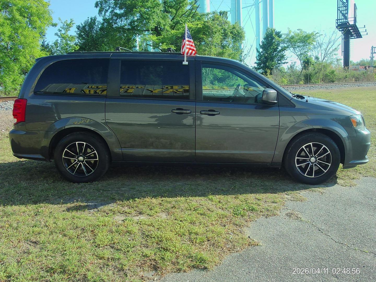 2018 Dodge Grand Caravan GT (2C4RDGEG6JR) with an 3.6L V6 DOHC 24V engine, 6A transmission, located at 2553 Airline Blvd, Portsmouth, VA, 23701, (757) 488-8331, 36.813889, -76.357597 - ***VEHICLE TERMS*** Down Payment: $1499 Weekly Payment: $125 APR: 23.9% Repayment Terms: 42 Months *** CALL ELIZABETH SMITH - DIRECTOR OF MARKETING @ 757-488-8331 TO SCHEDULE YOUR APPOINTMENT TODAY AND GET PRE-APPROVED RIGHT OVER THE PHONE*** - Photo#4