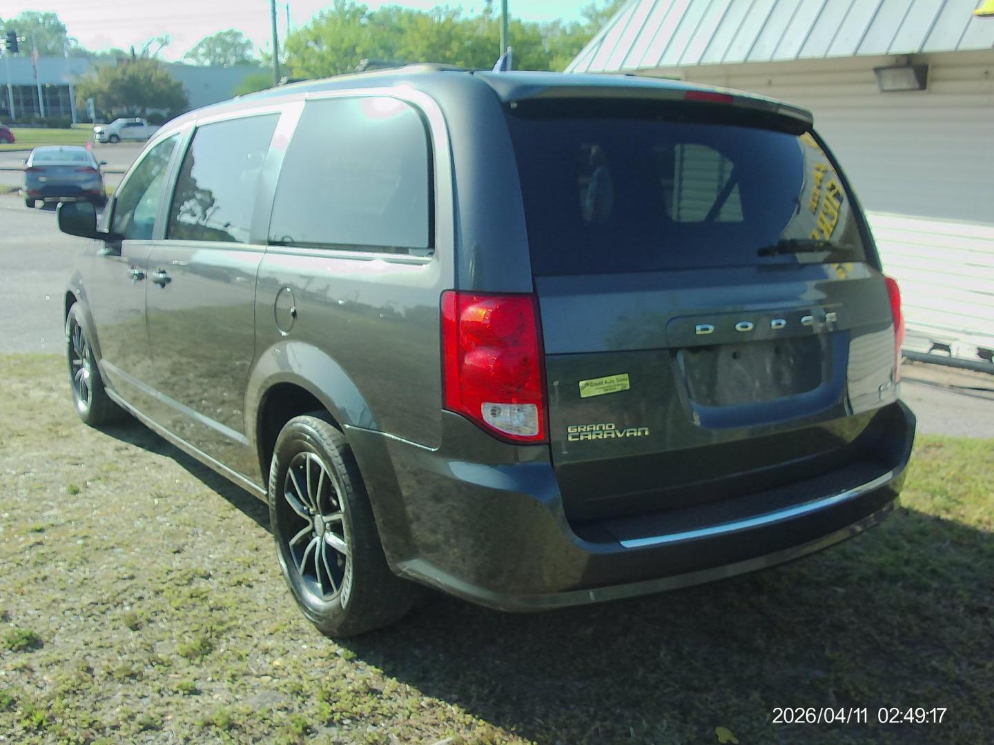 2018 Dodge Grand Caravan GT (2C4RDGEG6JR) with an 3.6L V6 DOHC 24V engine, 6A transmission, located at 2553 Airline Blvd, Portsmouth, VA, 23701, (757) 488-8331, 36.813889, -76.357597 - ***VEHICLE TERMS*** Down Payment: $1499 Weekly Payment: $125 APR: 23.9% Repayment Terms: 42 Months *** CALL ELIZABETH SMITH - DIRECTOR OF MARKETING @ 757-488-8331 TO SCHEDULE YOUR APPOINTMENT TODAY AND GET PRE-APPROVED RIGHT OVER THE PHONE*** - Photo#7