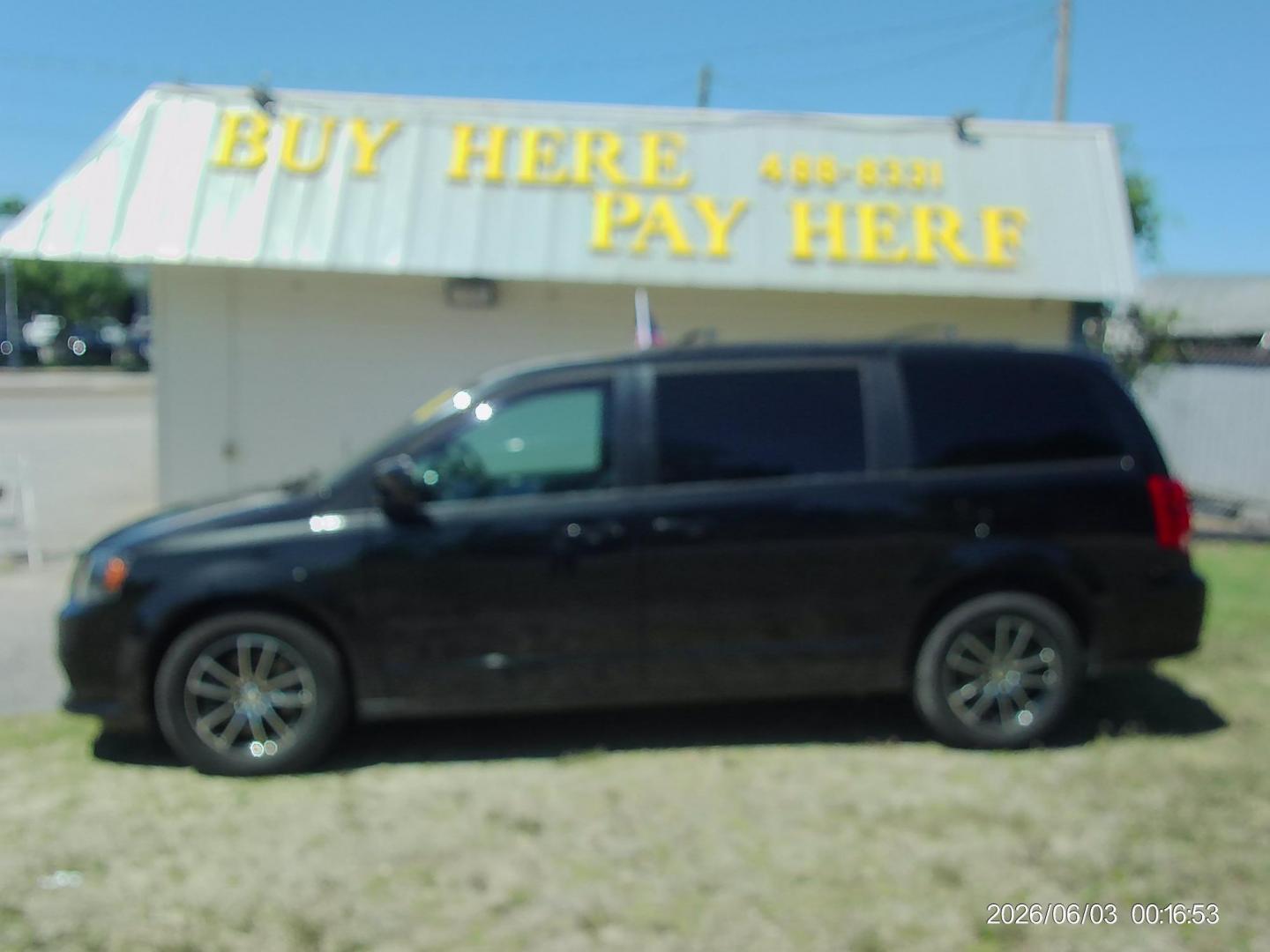 2016 Black Dodge Grand Caravan R/T (2C4RDGEG0GR) with an 3.6L V6 DOHC 24V engine, 6A transmission, located at 2553 Airline Blvd, Portsmouth, VA, 23701, (757) 488-8331, 36.813889, -76.357597 - ***VEHICLE TERMS*** Down Payment: $1499 Weekly Payment: $120 APR: 23.9% Repayment Terms: 42 Months *** CALL ELIZABETH SMITH - DIRECTOR OF MARKETING @ 757-488-8331 TO SCHEDULE YOUR APPOINTMENT TODAY AND GET PRE-APPROVED RIGHT OVER THE PHONE*** - Photo#0