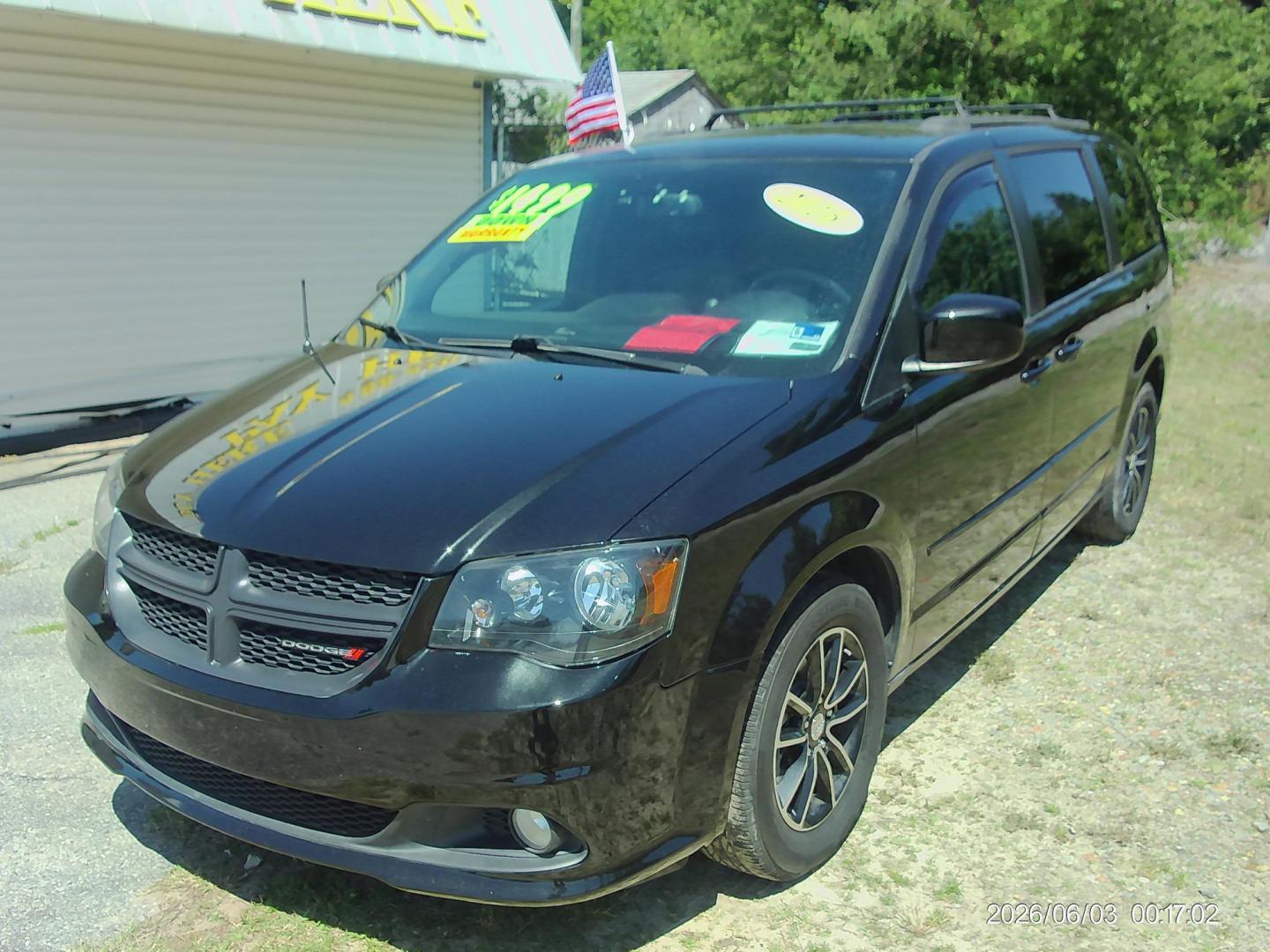 2016 Black Dodge Grand Caravan R/T (2C4RDGEG0GR) with an 3.6L V6 DOHC 24V engine, 6A transmission, located at 2553 Airline Blvd, Portsmouth, VA, 23701, (757) 488-8331, 36.813889, -76.357597 - ***VEHICLE TERMS*** Down Payment: $1499 Weekly Payment: $120 APR: 23.9% Repayment Terms: 42 Months *** CALL ELIZABETH SMITH - DIRECTOR OF MARKETING @ 757-488-8331 TO SCHEDULE YOUR APPOINTMENT TODAY AND GET PRE-APPROVED RIGHT OVER THE PHONE*** - Photo#1