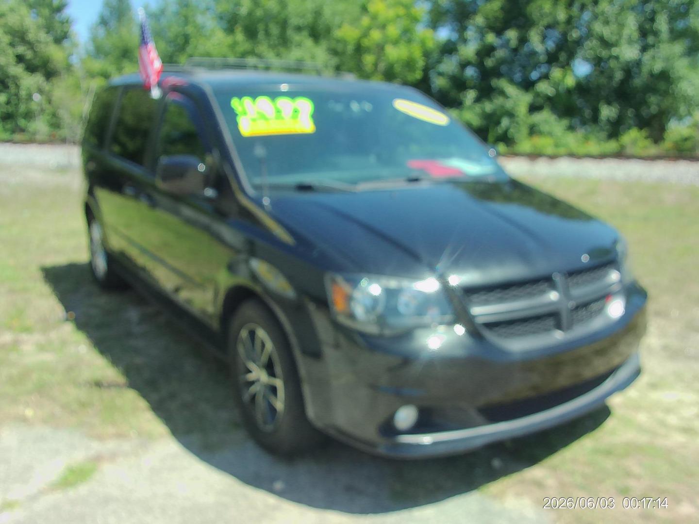 2016 Black Dodge Grand Caravan R/T (2C4RDGEG0GR) with an 3.6L V6 DOHC 24V engine, 6A transmission, located at 2553 Airline Blvd, Portsmouth, VA, 23701, (757) 488-8331, 36.813889, -76.357597 - ***VEHICLE TERMS*** Down Payment: $1499 Weekly Payment: $120 APR: 23.9% Repayment Terms: 42 Months *** CALL ELIZABETH SMITH - DIRECTOR OF MARKETING @ 757-488-8331 TO SCHEDULE YOUR APPOINTMENT TODAY AND GET PRE-APPROVED RIGHT OVER THE PHONE*** - Photo#3