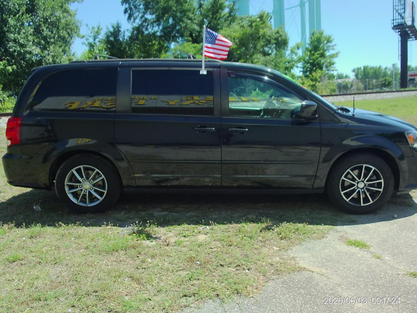2016 Black Dodge Grand Caravan R/T (2C4RDGEG0GR) with an 3.6L V6 DOHC 24V engine, 6A transmission, located at 2553 Airline Blvd, Portsmouth, VA, 23701, (757) 488-8331, 36.813889, -76.357597 - ***VEHICLE TERMS*** Down Payment: $1499 Weekly Payment: $120 APR: 23.9% Repayment Terms: 42 Months *** CALL ELIZABETH SMITH - DIRECTOR OF MARKETING @ 757-488-8331 TO SCHEDULE YOUR APPOINTMENT TODAY AND GET PRE-APPROVED RIGHT OVER THE PHONE*** - Photo#4