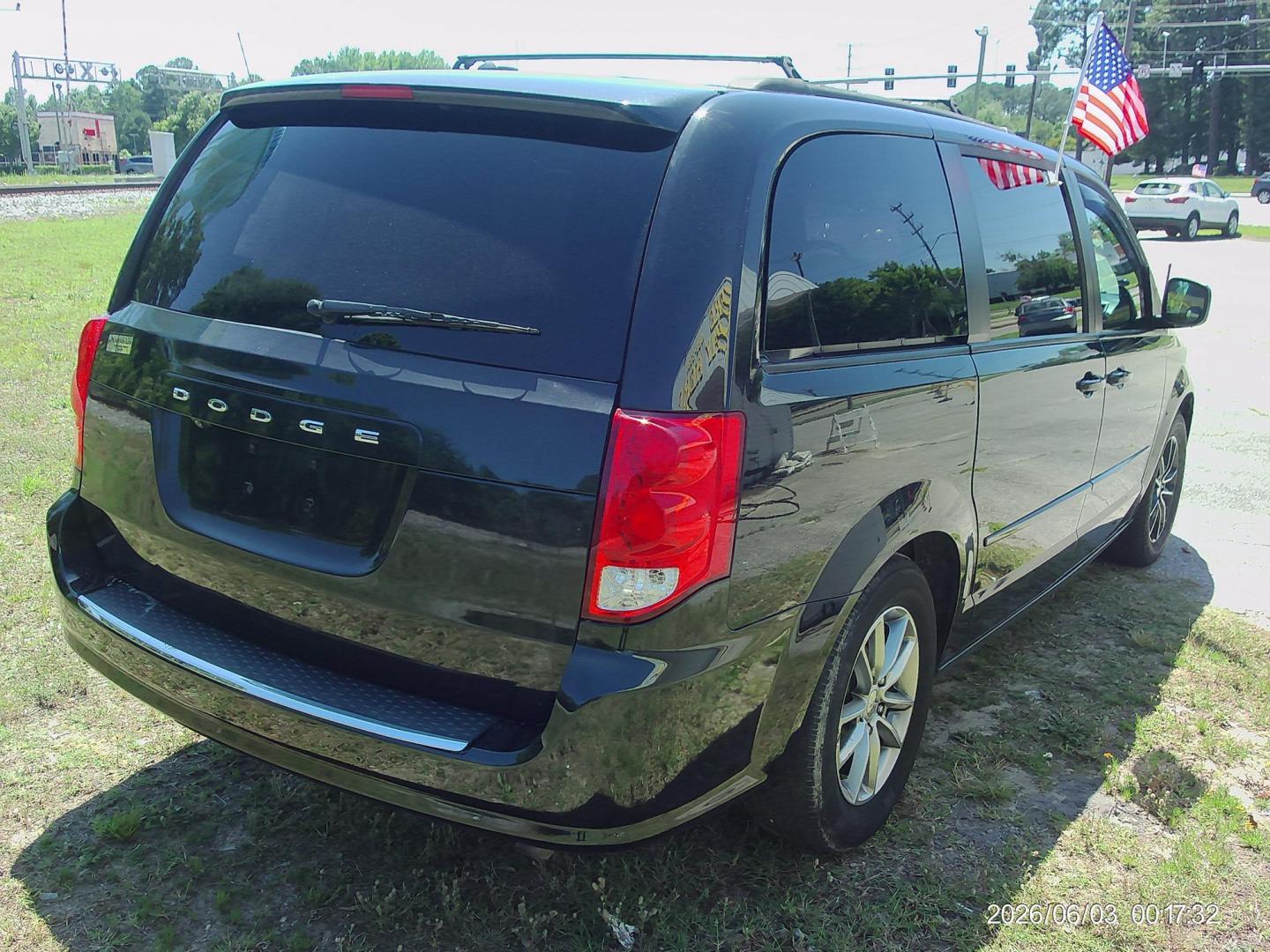 2016 Black Dodge Grand Caravan R/T (2C4RDGEG0GR) with an 3.6L V6 DOHC 24V engine, 6A transmission, located at 2553 Airline Blvd, Portsmouth, VA, 23701, (757) 488-8331, 36.813889, -76.357597 - ***VEHICLE TERMS*** Down Payment: $1499 Weekly Payment: $120 APR: 23.9% Repayment Terms: 42 Months *** CALL ELIZABETH SMITH - DIRECTOR OF MARKETING @ 757-488-8331 TO SCHEDULE YOUR APPOINTMENT TODAY AND GET PRE-APPROVED RIGHT OVER THE PHONE*** - Photo#5