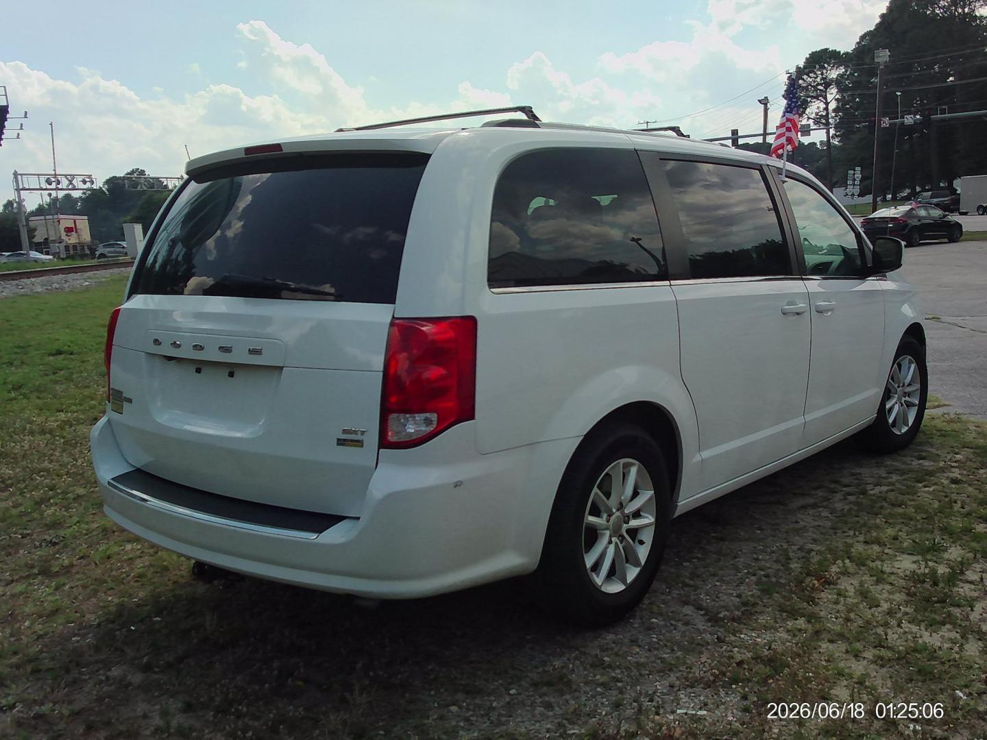 2019 White Dodge Grand Caravan SXT (2C4RDGCG9KR) with an 3.6L V6 DOHC 24V engine, 6A transmission, located at 2553 Airline Blvd, Portsmouth, VA, 23701, (757) 488-8331, 36.813889, -76.357597 - ***VEHICLE TERMS*** Down Payment: $999 Weekly Payment: $120 APR: 23.9% Repayment Terms: 42 Months *** CALL ELIZABETH SMITH - DIRECTOR OF MARKETING @ 757-488-8331 TO SCHEDULE YOUR APPOINTMENT TODAY AND GET PRE-APPROVED RIGHT OVER THE PHONE*** - Photo#3