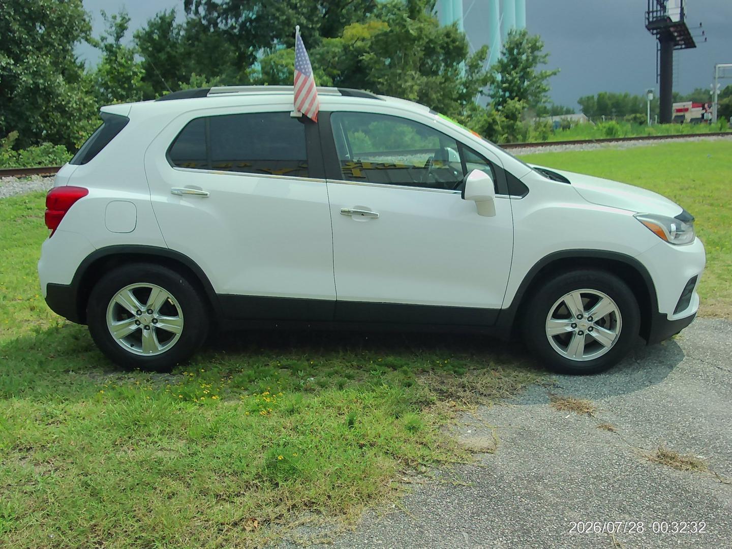2018 White Chevrolet Trax LT FWD (KL7CJLSB0JB) with an 1.4L L4 DOHC 16V engine, 6A transmission, located at 2553 Airline Blvd, Portsmouth, VA, 23701, (757) 488-8331, 36.813889, -76.357597 - ***VEHICLE TERMS*** Down Payment: $1499 Weekly Payment: $125 APR: 23.9% Repayment Terms: 42 Months *** CALL ELIZABETH SMITH - DIRECTOR OF MARKETING @ 757-488-8331 TO SCHEDULE YOUR APPOINTMENT TODAY AND GET PRE-APPROVED RIGHT OVER THE PHONE***- Photo#4