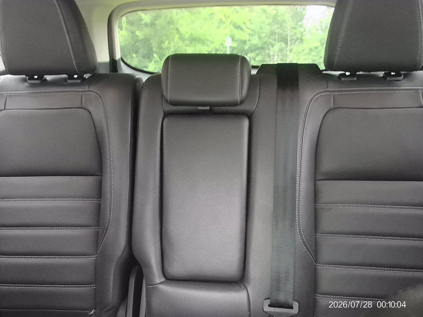 2018 White Ford Escape SEL 4WD (1FMCU9HD4JU) with an 1.5L L4 DOHC 16V engine, 6A transmission, located at 2553 Airline Blvd, Portsmouth, VA, 23701, (757) 488-8331, 36.813889, -76.357597 - ***VEHICLE TERMS*** Down Payment: $1499 Weekly Payment: $125 APR: 23.9% Repayment Terms: 42 Months *** CALL ELIZABETH SMITH - DIRECTOR OF MARKETING @ 757-488-8331 TO SCHEDULE YOUR APPOINTMENT TODAY AND GET PRE-APPROVED RIGHT OVER THE PHONE***- Photo#10