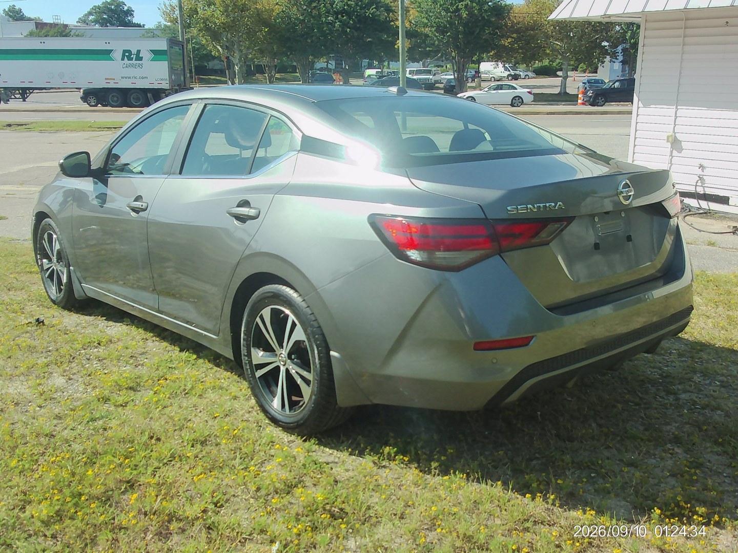 2020 Gray Nissan Sentra SV (3N1AB8CVXLY) with an 1.8L L4 SFI DOHC 16V engine, CVT transmission, located at 2553 Airline Blvd, Portsmouth, VA, 23701, (757) 488-8331, 36.813889, -76.357597 - ***VEHICLE TERMS*** Down Payment: $1499 Weekly Payment: $125 APR: 23.9% Repayment Terms: 42 Months *** CALL ELIZABETH SMITH - DIRECTOR OF MARKETING @ 757-488-8331 TO SCHEDULE YOUR APPOINTMENT TODAY AND GET PRE-APPROVED RIGHT OVER THE PHONE***- Photo#7