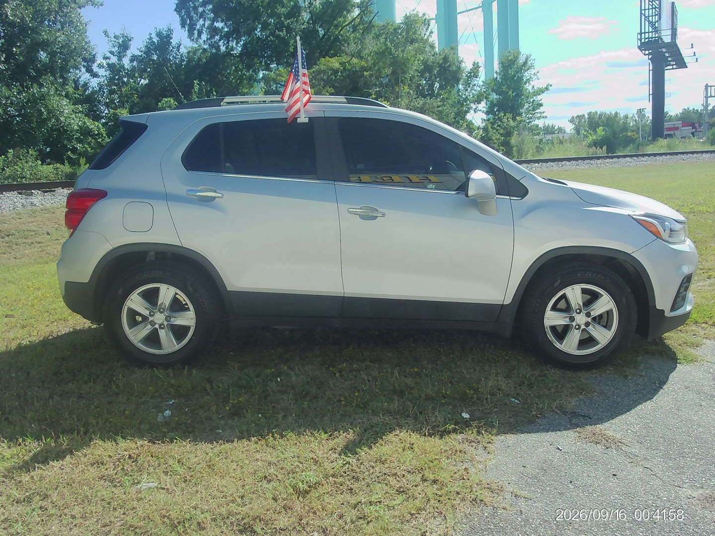 2020 Silver Chevrolet Trax LT FWD (3GNCJLSB9LL) with an 1.4L L4 DOHC 16V engine, 6A transmission, located at 2553 Airline Blvd, Portsmouth, VA, 23701, (757) 488-8331, 36.813889, -76.357597 - ***VEHICLE TERMS*** Down Payment: $1499 Weekly Payment: $120 APR: 23.9% Repayment Terms: 42 Months *** CALL ELIZABETH SMITH - DIRECTOR OF MARKETING @ 757-488-8331 TO SCHEDULE YOUR APPOINTMENT TODAY AND GET PRE-APPROVED RIGHT OVER THE PHONE***- Photo#4