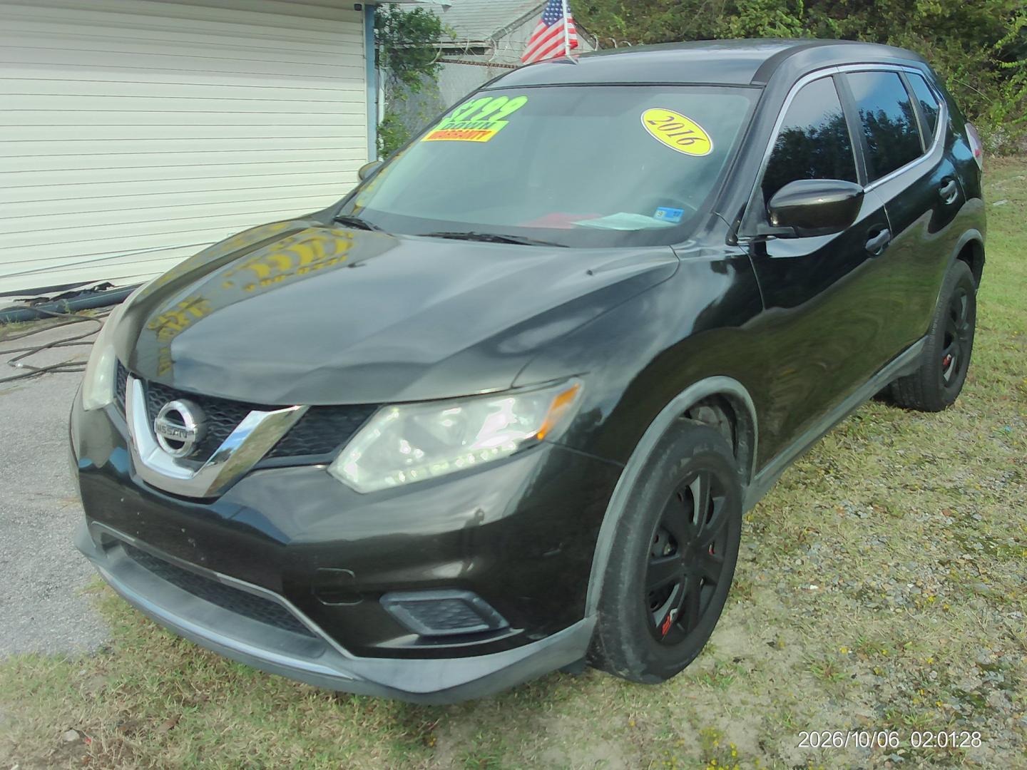 2016 Green Nissan Rogue S 2WD (KNMAT2MT5GP) with an 2.5L L4 DOHC 16V engine, CVT transmission, located at 2553 Airline Blvd, Portsmouth, VA, 23701, (757) 488-8331, 36.813889, -76.357597 - ***VEHICLE TERMS*** Down Payment: $799 Weekly Payment: $120 APR: 23.9% Repayment Terms: 42 Months *** CALL ELIZABETH SMITH - DIRECTOR OF MARKETING @ 757-488-8331 TO SCHEDULE YOUR APPOINTMENT TODAY AND GET PRE-APPROVED RIGHT OVER THE PHONE***- Photo#1