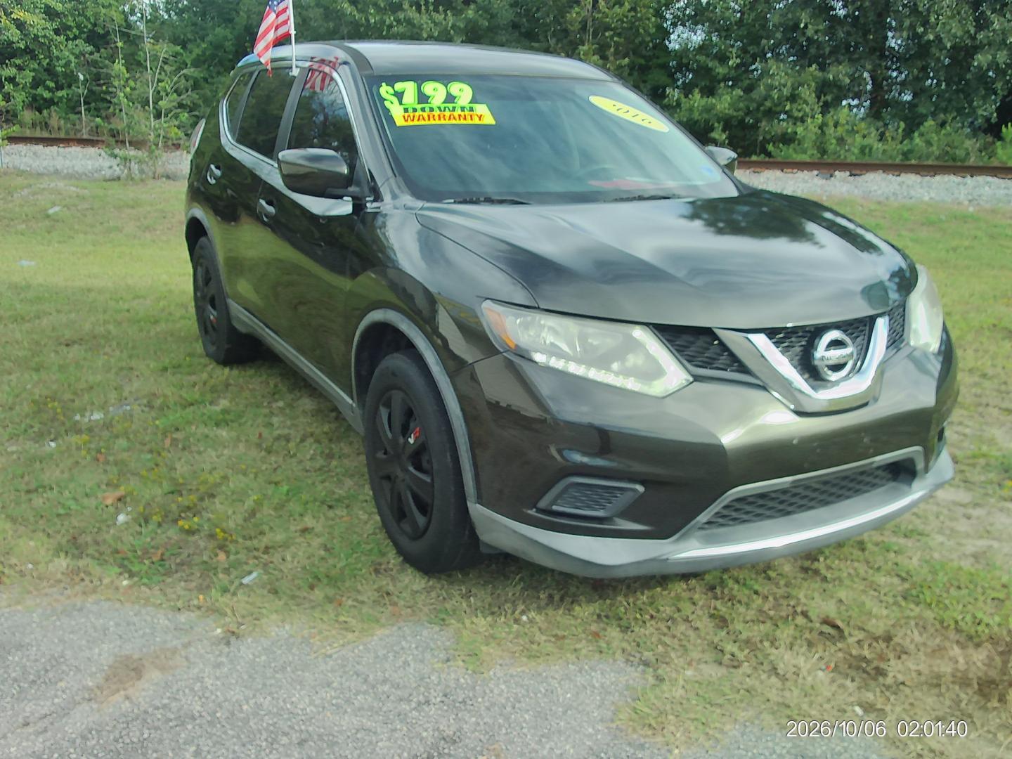 2016 Green Nissan Rogue S 2WD (KNMAT2MT5GP) with an 2.5L L4 DOHC 16V engine, CVT transmission, located at 2553 Airline Blvd, Portsmouth, VA, 23701, (757) 488-8331, 36.813889, -76.357597 - ***VEHICLE TERMS*** Down Payment: $799 Weekly Payment: $120 APR: 23.9% Repayment Terms: 42 Months *** CALL ELIZABETH SMITH - DIRECTOR OF MARKETING @ 757-488-8331 TO SCHEDULE YOUR APPOINTMENT TODAY AND GET PRE-APPROVED RIGHT OVER THE PHONE***- Photo#3