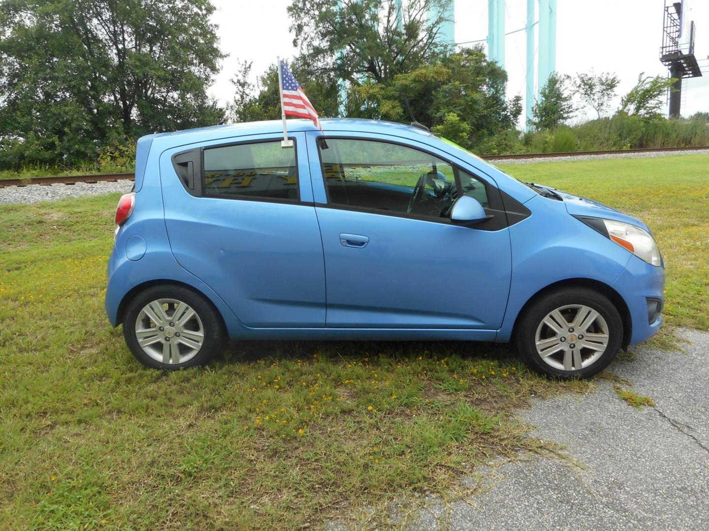 2014 Blue Chevrolet Spark 1LT Auto (KL8CD6S94EC) with an 1.2L L4 16V DOHC engine, Continuously Variable Transmission transmission, located at 2553 Airline Blvd, Portsmouth, VA, 23701, (757) 488-8331, 36.813889, -76.357597 - ***VEHICLE TERMS*** Down Payment: $1499 Weekly Payment: $65 APR: 23.9% Repayment Terms: 24 Months ***CALL ELIZABETH SMITH - DIRECTOR OF MARKETING @ 757-488-8331 TO SCHEDULE YOUR APPOINTMENT TODAY AND GET PRE-APPROVED RIGHT OVER THE PHONE*** - Photo#5