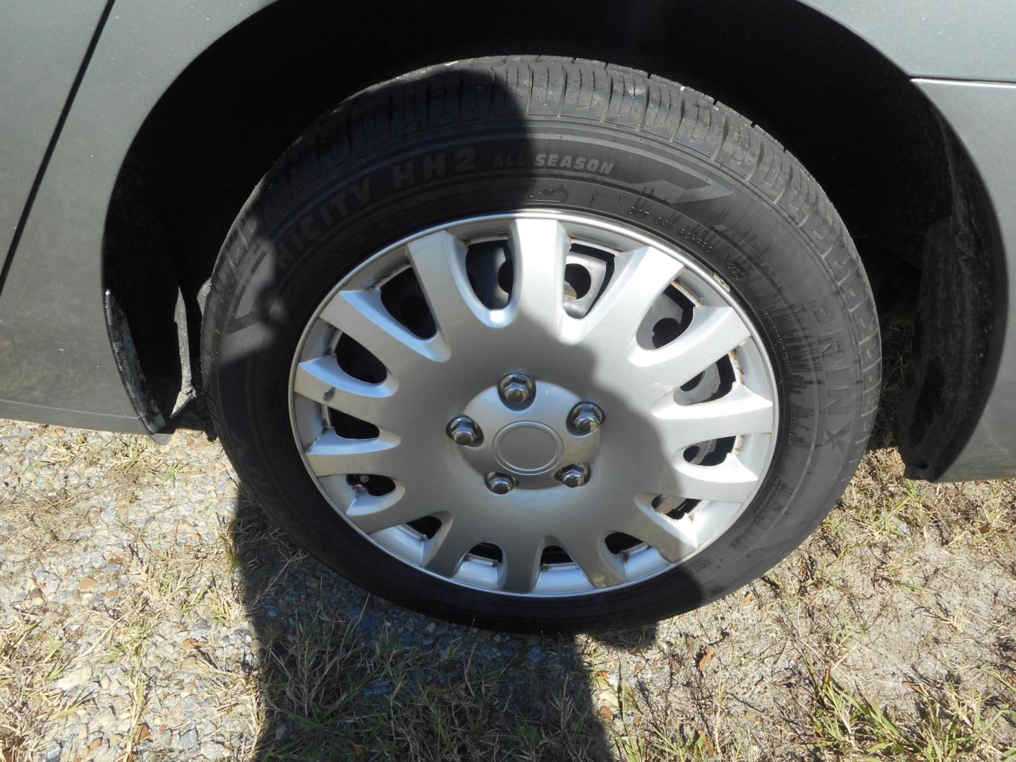 2014 Gray Nissan Sentra S 6MT (3N1AB7AP7EY) with an 1.8L L4 SFI DOHC 16V engine, 6-Speed Automatic transmission, located at 2553 Airline Blvd, Portsmouth, VA, 23701, (757) 488-8331, 36.813889, -76.357597 - ***VEHICLE TERMS*** Down Payment: $499 Weekly Payment: $60 APR: 23.9% Repayment Terms: 42 Months *** CALL 757-488-8331 TO SCHEDULE YOUR APPOINTMENT TODAY AND GET PRE-APPROVED RIGHT OVER THE PHONE*** - Photo#8