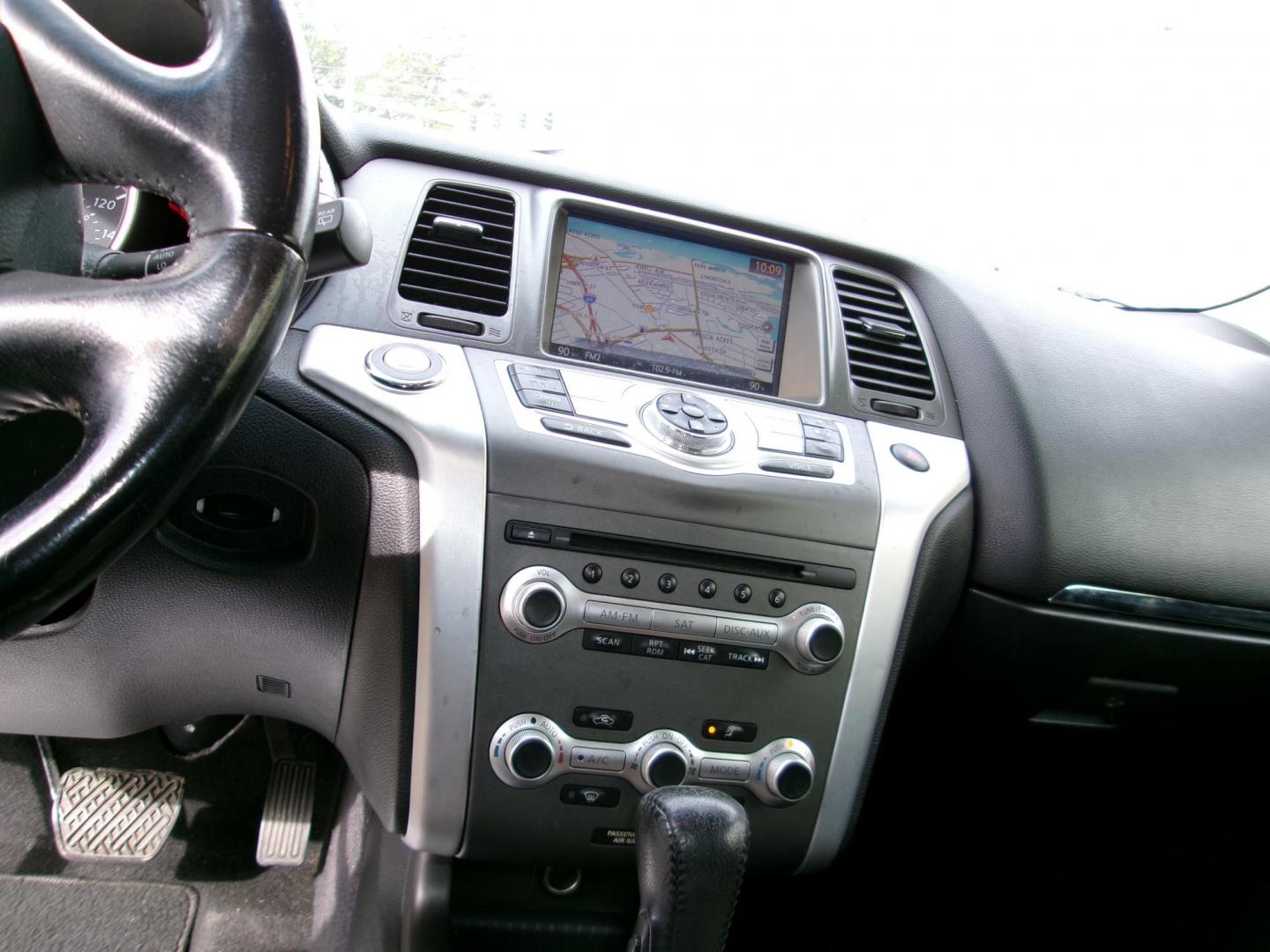 2013 Silver Nissan Murano SL AWD (JN8AZ1MW0DW) with an 3.5L V6 DOHC 24V engine, Continuously Variable Transmission transmission, located at 2553 Airline Blvd, Portsmouth, VA, 23701, (757) 488-8331, 36.813889, -76.357597 - Down Payment: $899 Weekly Payment: $110 APR: 23.9% Repayment Terms: 42 Months ***CALL ELIZABETH SMITH - DIRECTOR OF MARKETING @ 757-488-8331 TO SCHEDULE YOUR APPOINTMENT TODAY AND GET PRE-APPROVED RIGHT OVER THE PHONE*** - Photo#10
