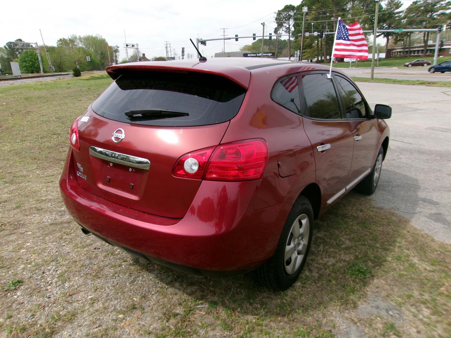 2013 Red Nissan Rogue S 2WD (JN8AS5MT2DW) with an 2.5L L4 DOHC 16V engine, Continuously Variable Transmission transmission, located at 2553 Airline Blvd, Portsmouth, VA, 23701, (757) 488-8331, 36.813889, -76.357597 - ***VEHICLE TERMS*** Down Payment: $499 Weekly Payment: $100 APR: 23.9% Repayment Terms: 42 Months *** CALL ELIZABETH SMITH - DIRECTOR OF MARKETING @ 757-488-8331 TO SCHEDULE YOUR APPOINTMENT TODAY AND GET PRE-APPROVED RIGHT OVER THE PHONE*** - Photo#3