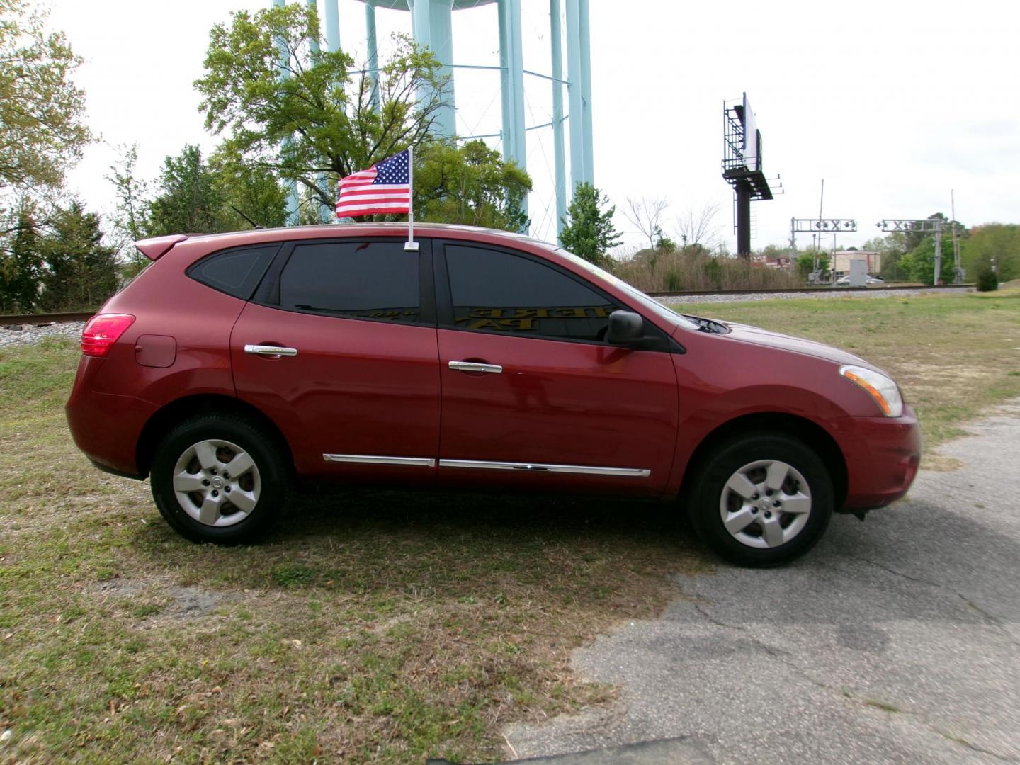 2013 Red Nissan Rogue S 2WD (JN8AS5MT2DW) with an 2.5L L4 DOHC 16V engine, Continuously Variable Transmission transmission, located at 2553 Airline Blvd, Portsmouth, VA, 23701, (757) 488-8331, 36.813889, -76.357597 - ***VEHICLE TERMS*** Down Payment: $499 Weekly Payment: $100 APR: 23.9% Repayment Terms: 42 Months *** CALL ELIZABETH SMITH - DIRECTOR OF MARKETING @ 757-488-8331 TO SCHEDULE YOUR APPOINTMENT TODAY AND GET PRE-APPROVED RIGHT OVER THE PHONE*** - Photo#4