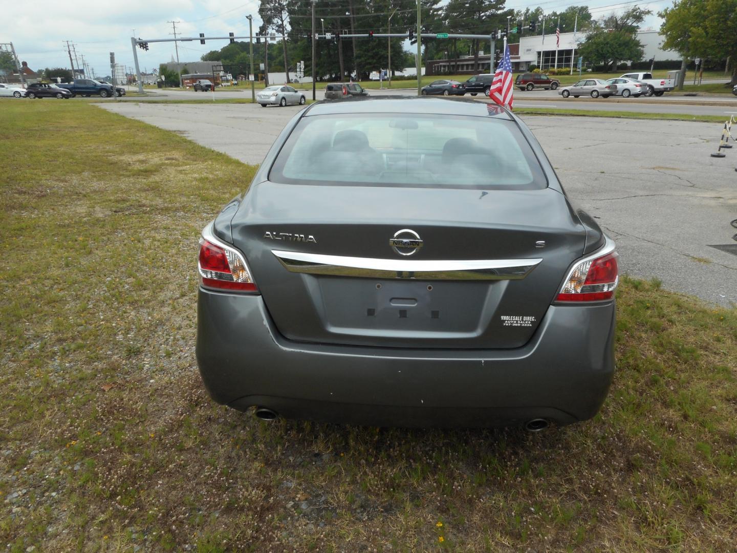 2015 Gray Nissan Altima (1N4AL3AP8FC) , located at 2553 Airline Blvd, Portsmouth, VA, 23701, (757) 488-8331, 36.813889, -76.357597 - ***VEHICLE TERMS*** Down Payment: $799 Weekly Payment: $100 APR: 23.9% Repayment Terms: 42 Months *** CALL ELIZABETH @ 757-488-8331 TO SCHEDULE YOUR APPOINTMENT TODAY AND GET PRE-APPROVED RIGHT OVER THE PHONE*** - Photo#6