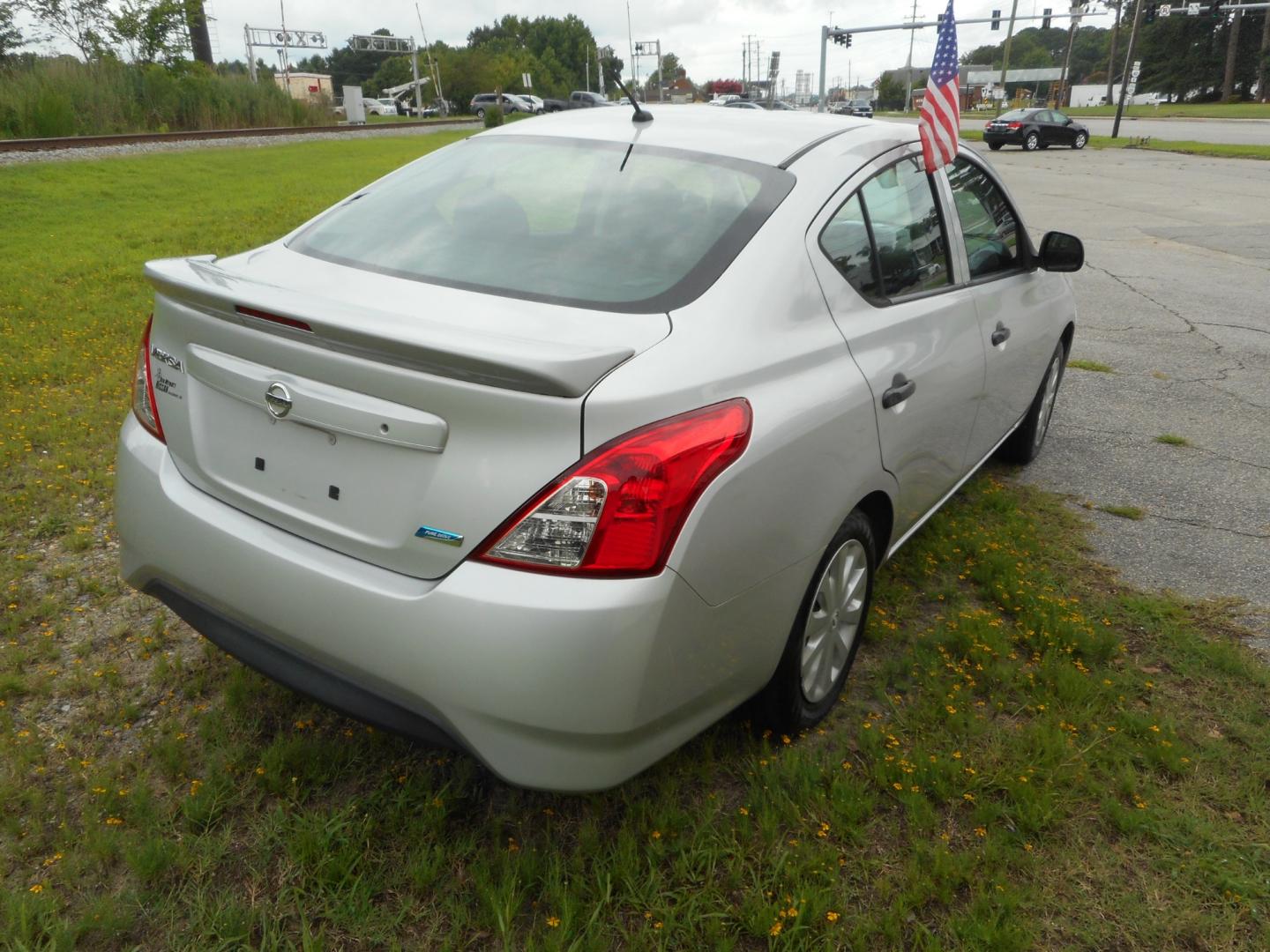 2015 Black Nissan Versa (3N1CN7AP1FL) , located at 2553 Airline Blvd, Portsmouth, VA, 23701, (757) 488-8331, 36.813889, -76.357597 - Photo#5