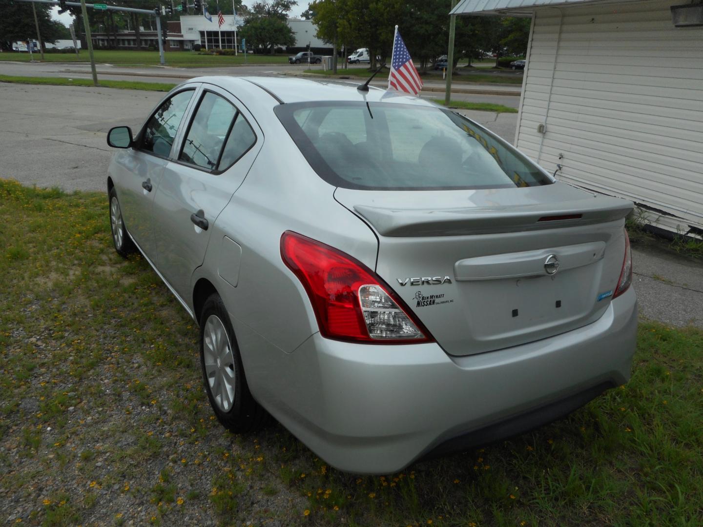2015 Black Nissan Versa (3N1CN7AP1FL) , located at 2553 Airline Blvd, Portsmouth, VA, 23701, (757) 488-8331, 36.813889, -76.357597 - Photo#7