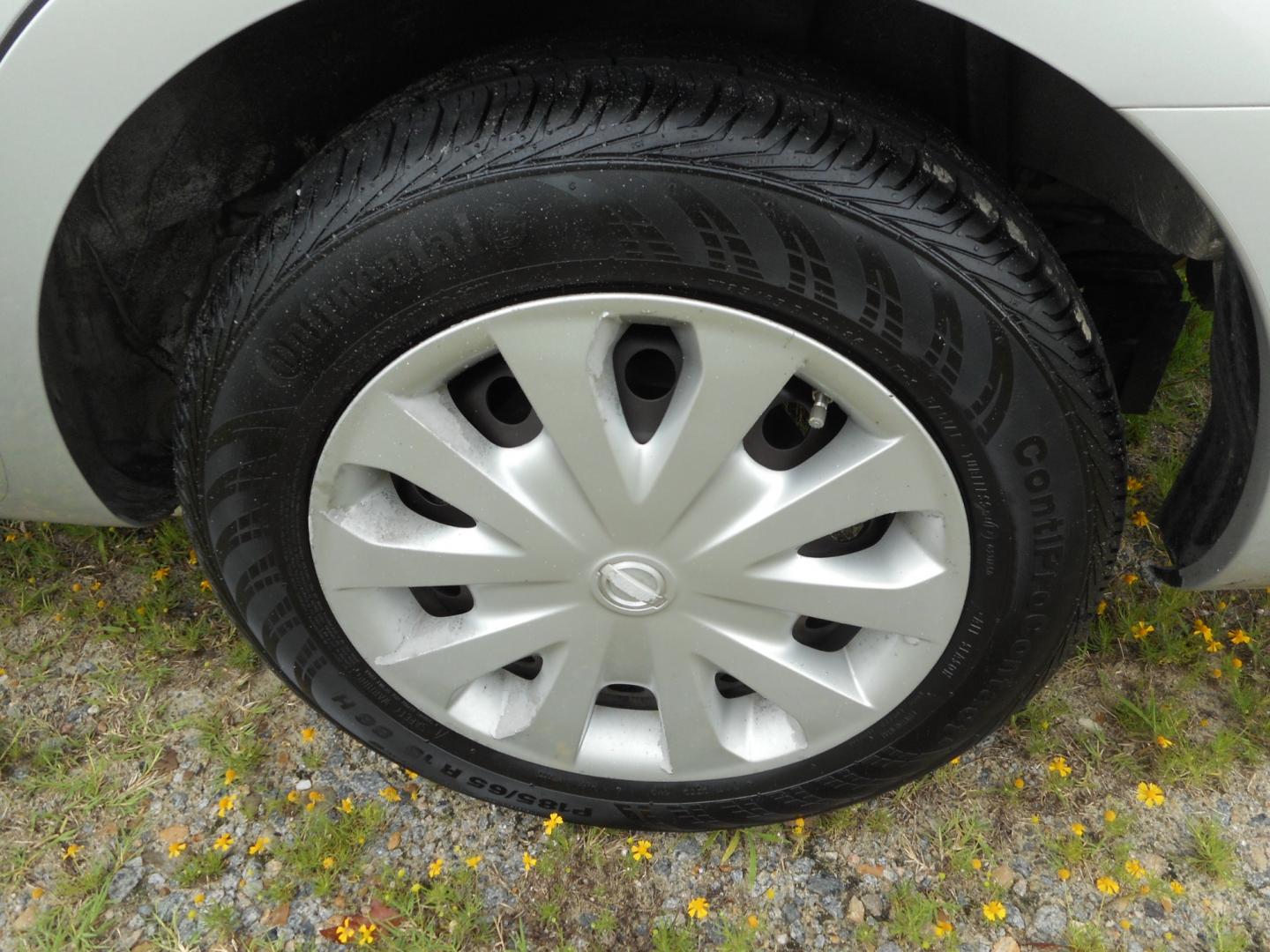 2015 Black Nissan Versa (3N1CN7AP1FL) , located at 2553 Airline Blvd, Portsmouth, VA, 23701, (757) 488-8331, 36.813889, -76.357597 - Photo#8