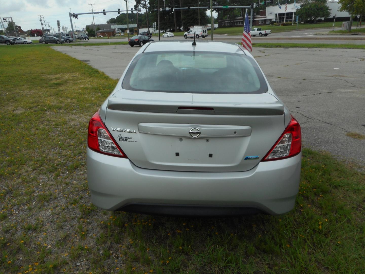 2015 Black Nissan Versa (3N1CN7AP1FL) , located at 2553 Airline Blvd, Portsmouth, VA, 23701, (757) 488-8331, 36.813889, -76.357597 - Photo#6