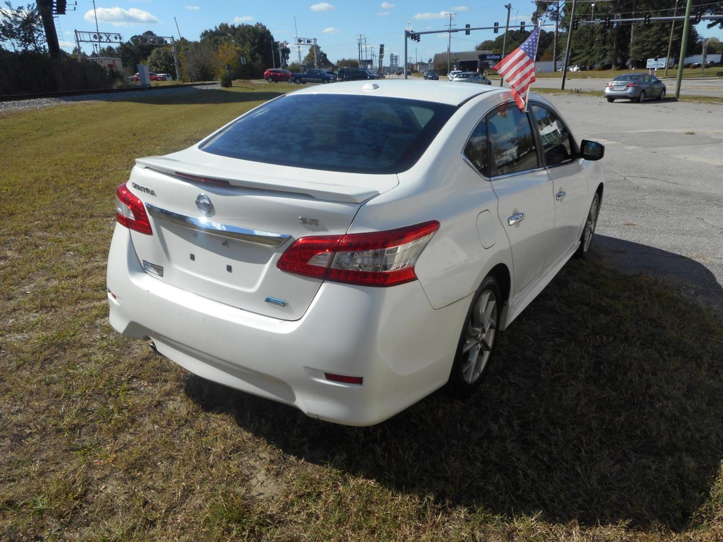 2013 Nissan Sentra S 6MT (3N1AB7AP3DL) with an 2.0L L4 DOHC 16V engine, 6-Speed Manual transmission, located at 2553 Airline Blvd, Portsmouth, VA, 23701, (757) 488-8331, 36.813889, -76.357597 - Photo#5