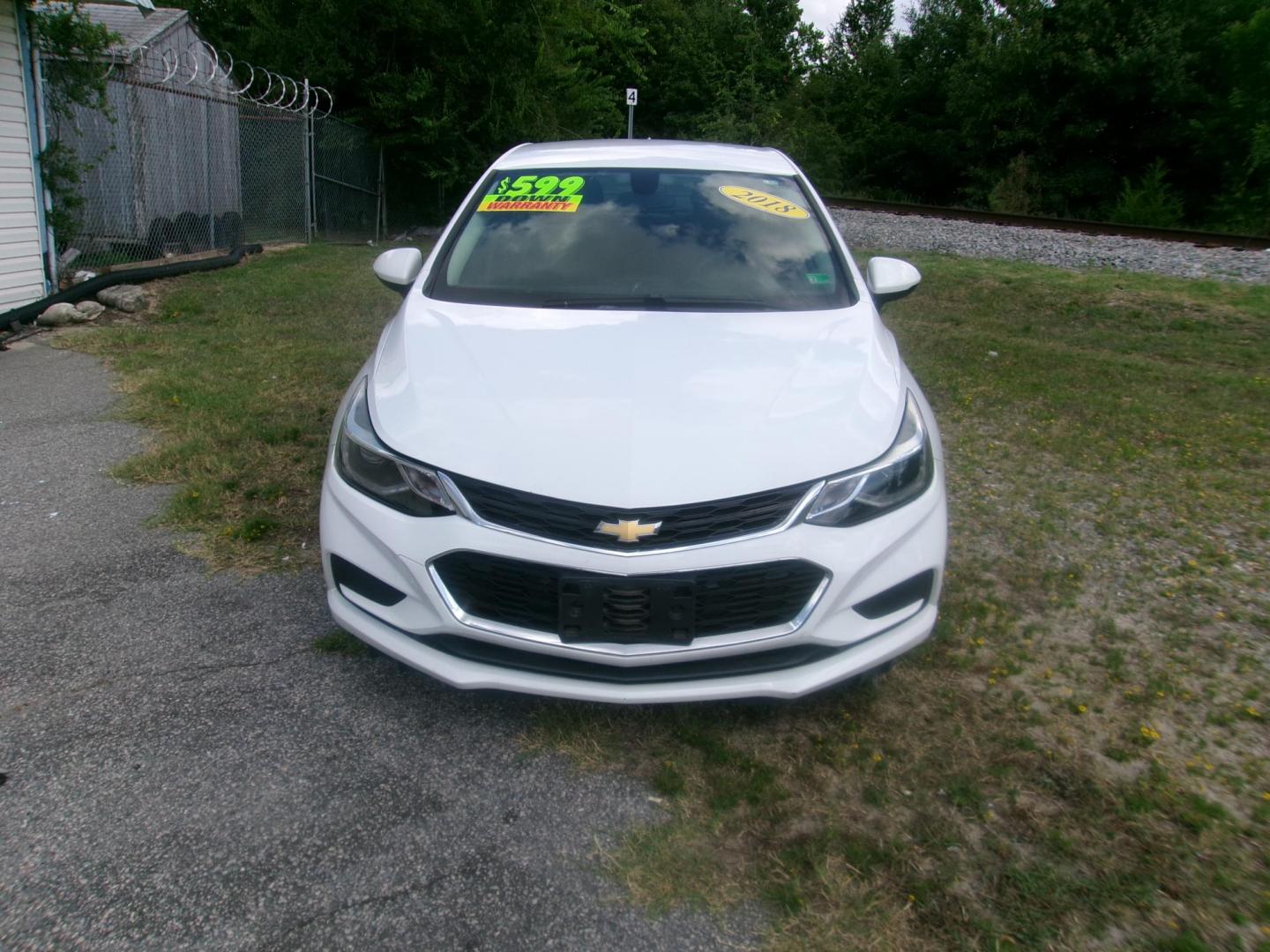 2018 White Chevrolet Cruze LT Auto (1G1BE5SM6J7) with an 1.4L L4 DOHC 16V TURBO engine, 6A transmission, located at 2553 Airline Blvd, Portsmouth, VA, 23701, (757) 488-8331, 36.813889, -76.357597 - ***VEHICLE TERMS*** Down Payment: $599 Weekly Payment: $110 APR: 23.9% Repayment Terms: 42 Months *** CALL ELIZABETH SMITH - DIRECTOR OF MARKETING @ 757-488-8331 TO SCHEDULE YOUR APPOINTMENT TODAY AND GET PRE-APPROVED RIGHT OVER THE PHONE*** - Photo#2