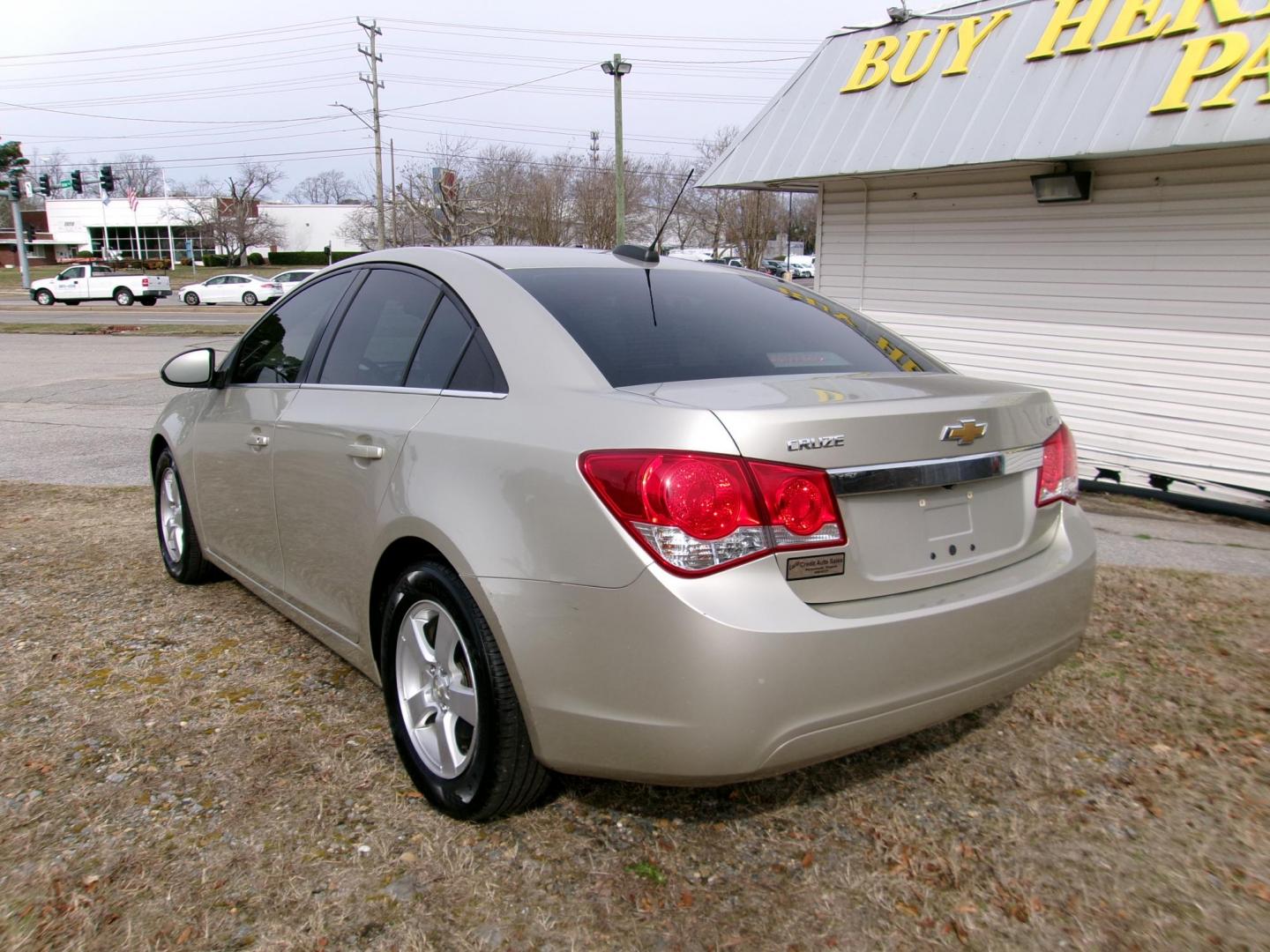 2016 Gold Chevrolet Cruze 2LT Auto (1G1PE5SB1G7) with an 1.4L L4 DOHC 16V TURBO engine, 6-Speed Automatic transmission, located at 2553 Airline Blvd, Portsmouth, VA, 23701, (757) 488-8331, 36.813889, -76.357597 - ***VEHICLE TERMS*** Down Payment: $699 Weekly Payment: $105 APR: 23.9% Repayment Terms: 42 Months *** CALL ELIZABETH SMITH - DIRECTOR OF MARKETING @ 757-488-8331 TO SCHEDULE YOUR APPOINTMENT TODAY AND GET PRE-APPROVED RIGHT OVER THE PHONE*** - Photo#6