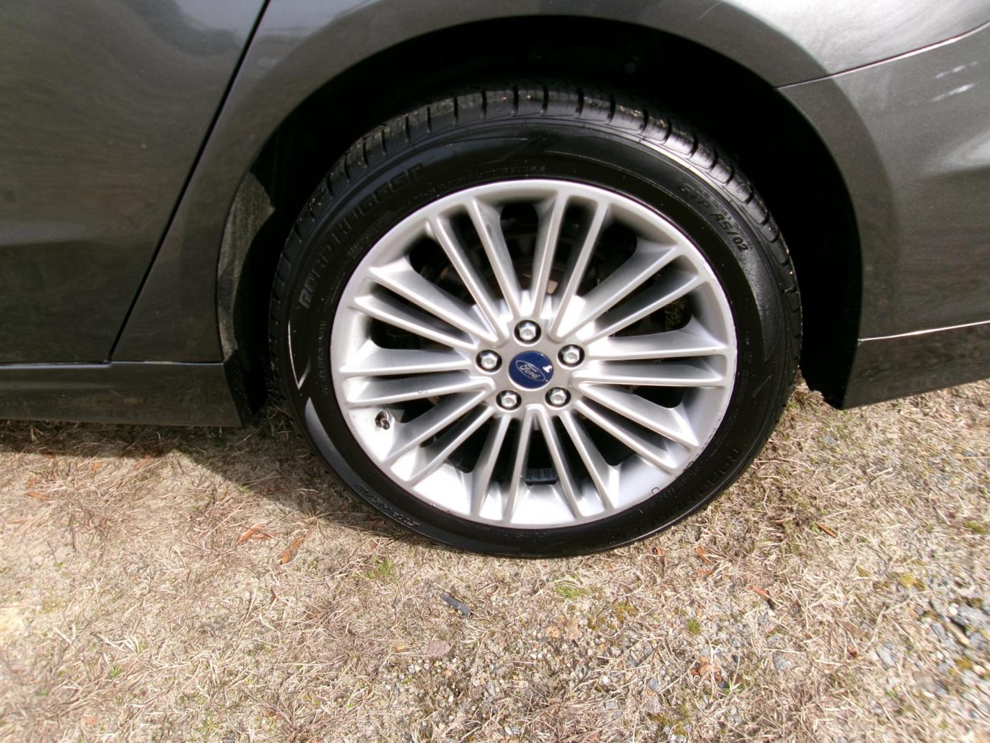 2016 Gray Ford Fusion SE AWD (3FA6P0T97GR) with an 2.0L L4 DOHC 16V engine, 6A transmission, located at 2553 Airline Blvd, Portsmouth, VA, 23701, (757) 488-8331, 36.813889, -76.357597 - ***VEHICLE TERMS*** Down Payment: $899 Weekly Payment: $110 APR: 23.9% Repayment Terms: 42 Months *** CALL ELIZABETH SMITH - DIRECTOR OF MARKETING @ 757-488-8331 TO SCHEDULE YOUR APPOINTMENT TODAY AND GET PRE-APPROVED RIGHT OVER THE PHONE*** - Photo#8